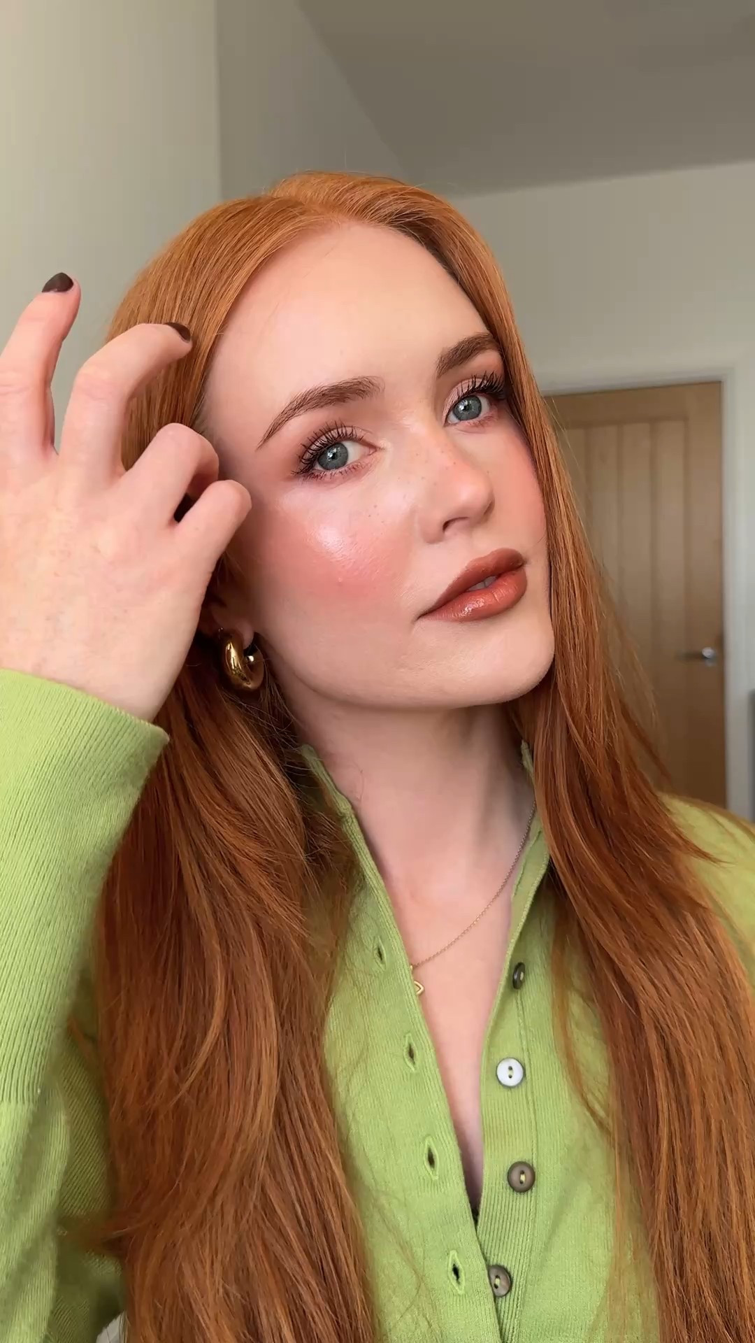 Autumnal makeup for pale skin 🍁

@rhode peptide eye patch
@rhode glazing mist
@erborian_uk red correct cc cream
@hudabeauty colour corrector in cherry light
@saiebeauty slip tint concealer in 2
@iliabeauty complexion stick in 1N
@makeupbymario soft sculpt transforming skin enhancer in Light Medium
@Rhode pocket blush in tan line
@narsissist the multiple in Bad Habit 
@gisou lip mask
@saiebeauty undetectable baked powder
@hourglasscosmetics ambient lighting palette
Nars hot escape cheek palette
@charlottetilbury brow cheat in soft brown
@narsissist summer unrated eyeshadow palette
Nars eyeshadow stick in Ablaze
Nars climax mascara
@lisaeldridgemakeup lip pencil 
Nars power matte lipstick in No Angel
@yslbeauty love shine lip oil gloss in 06