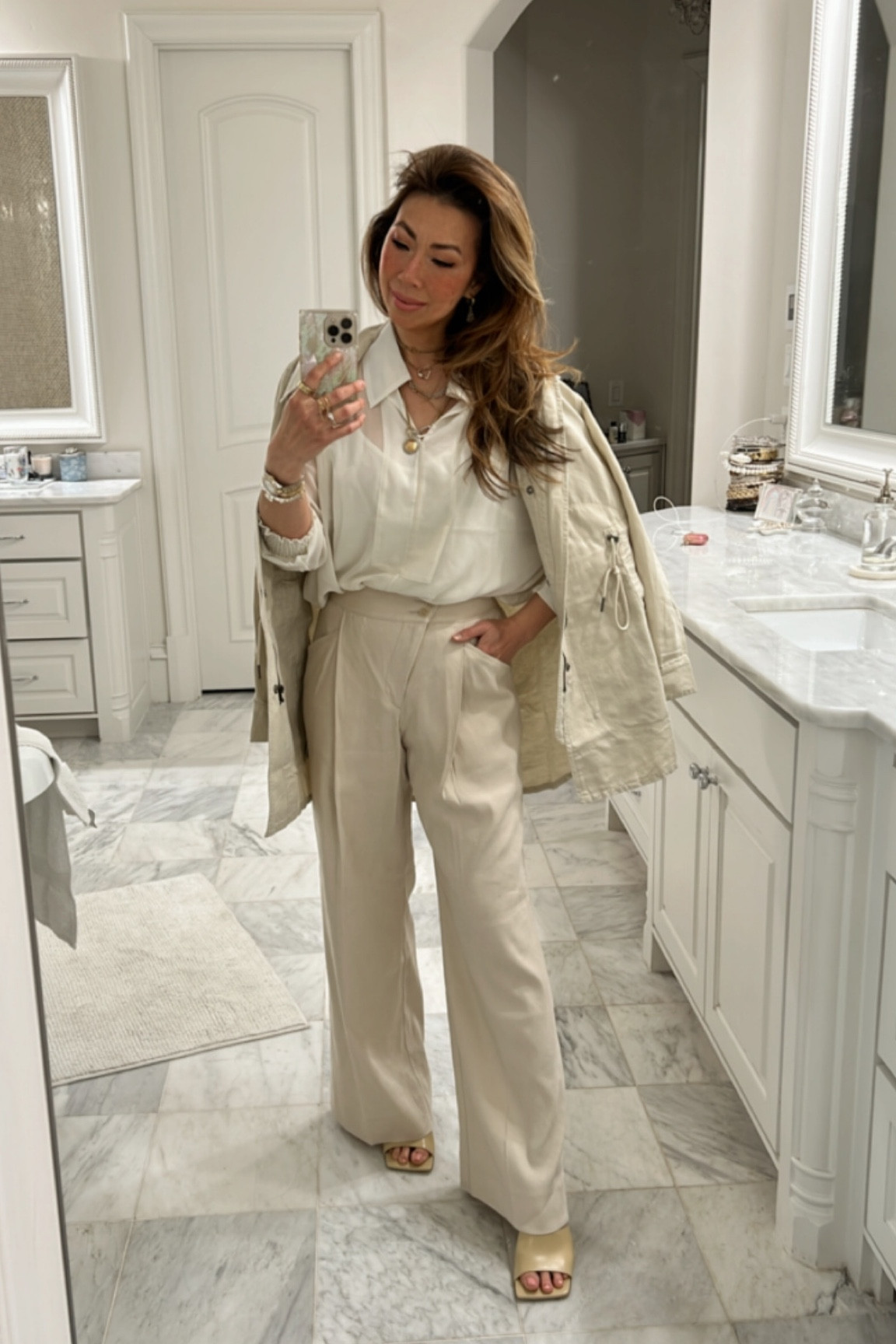 Easy white & cream outfit with wide leg pants 🤍#styleofsam #cabiclothing

#LTKworkwear #LTKstyletip #LTKtravel