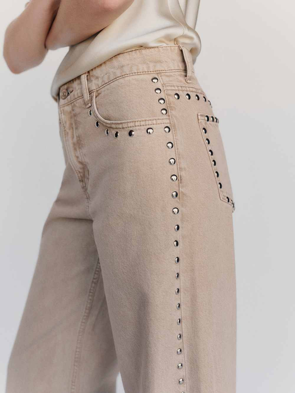 Cary Low Rise Slouchy Wide Leg Jeans | Reformation (Global)