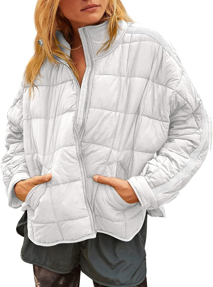 Aiopr Women's Oversized Lightweight Down Coat Long Sleeve Zip Packable Short Puffer Jackets | Amazon (US)