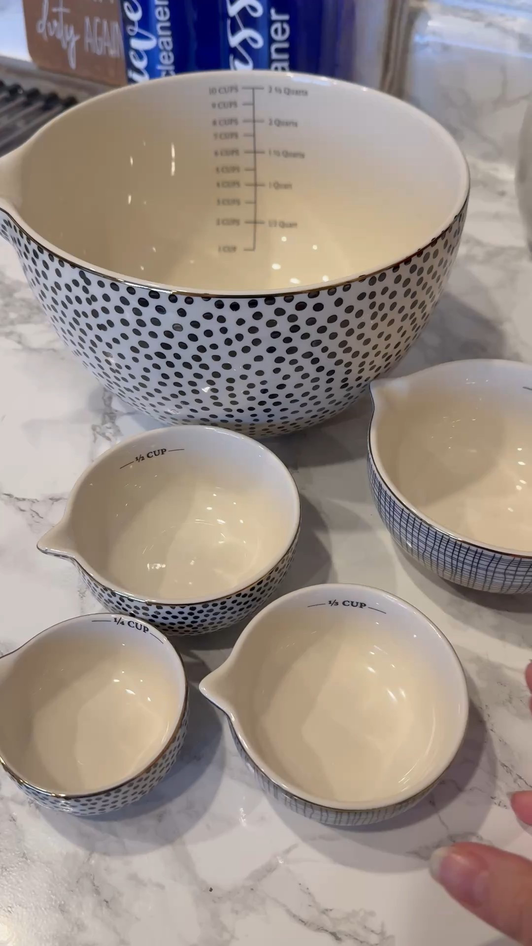 I love this five-piece set from Thyme & Table. It includes a mixing bowl and measuring cups, making it a great gift for a mom or someone who loves to cook. Only $22. 

#LTKHome #LTKHoliday #LTKGiftGuide #LTKmomlife