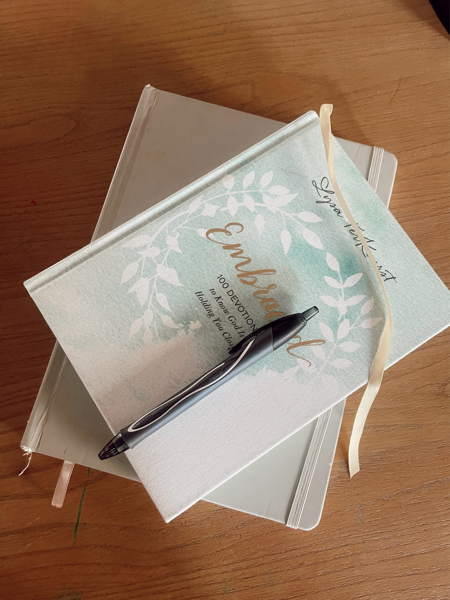 "Discover the spiritual journey with 'Embraced' by Lysa TerKeurst—a top-rated devotional. Dive into daily inspiration, heartfelt prayers, and faith-filled reflections that have captured the hearts of thousands. Perfect for morning routines, gift ideas, and enhancing your faith.


 #DevotionalBooks #FaithJourney #DailyInspiration #SpiritualGrowth #ChristianReads #MorningRoutine #GiftIdeas #LTKFaith #LysaTerKeurst"
Wedding Guest Dress, Summer, Summer Dress, Concert Outfit 

#LTKFindsUnder50 #LTKGiftGuide #LTKTravel