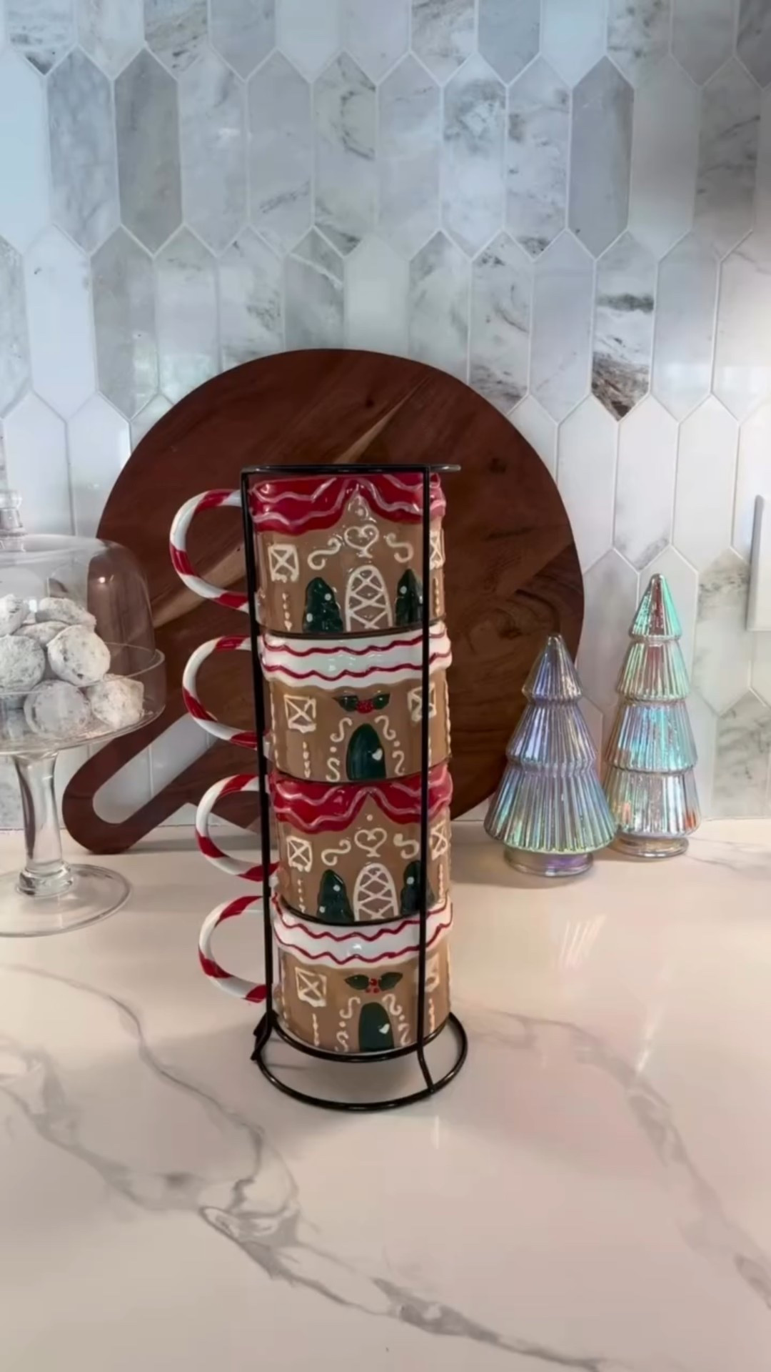 Simple Christmas Gift Idea! If you need a teacher gift or co worker gift this is a a great idea for you! 

I used 4 of these adorable gingerbread mugs, some holiday candy and a Starbucks gift card. Without the gift card these  cute mug gifts are under $5!

#adaydreamblog #christmas #christmasgift #giftideas #christmasgiftideas #coworkergifts #teachergifts #staffgifts #gingerbread #mugs #festive #budget