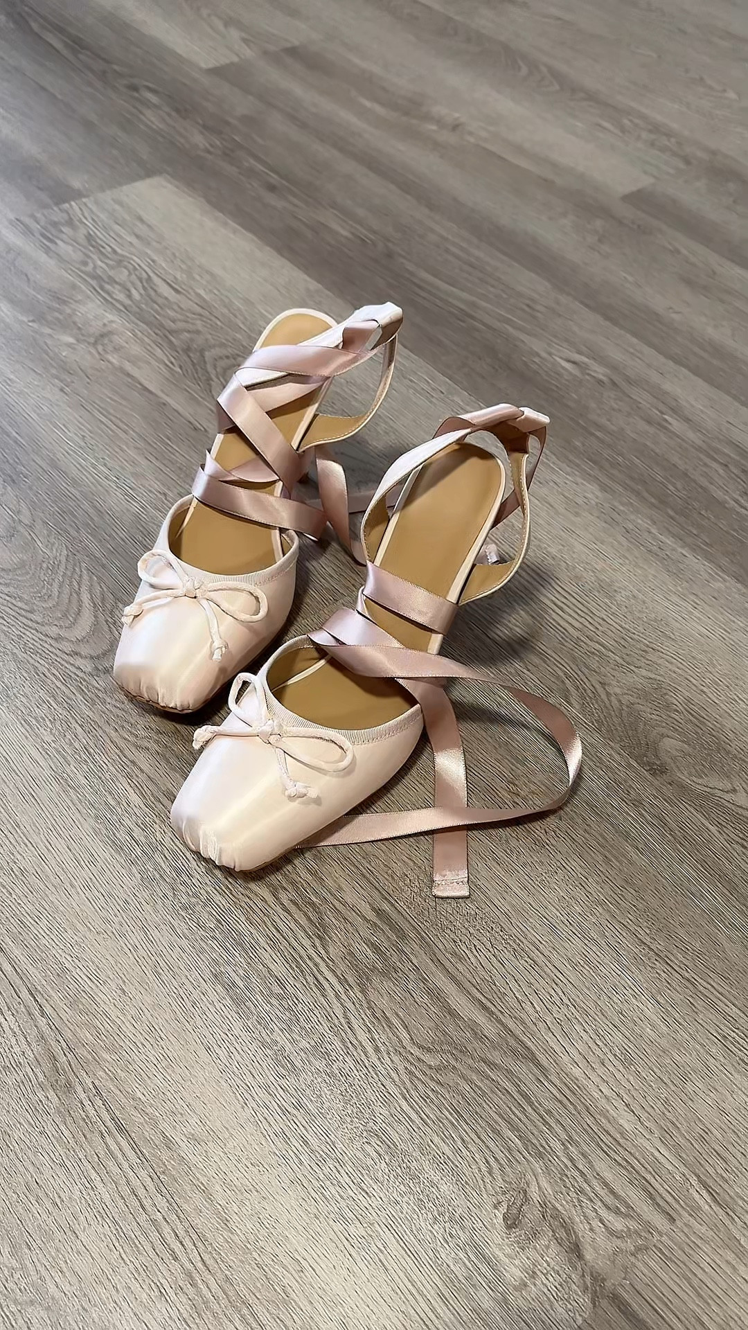 Christian Louboutin Cassia Dupe

#LTKFindsUnder50 #LTKItBag #LTKStyleTip