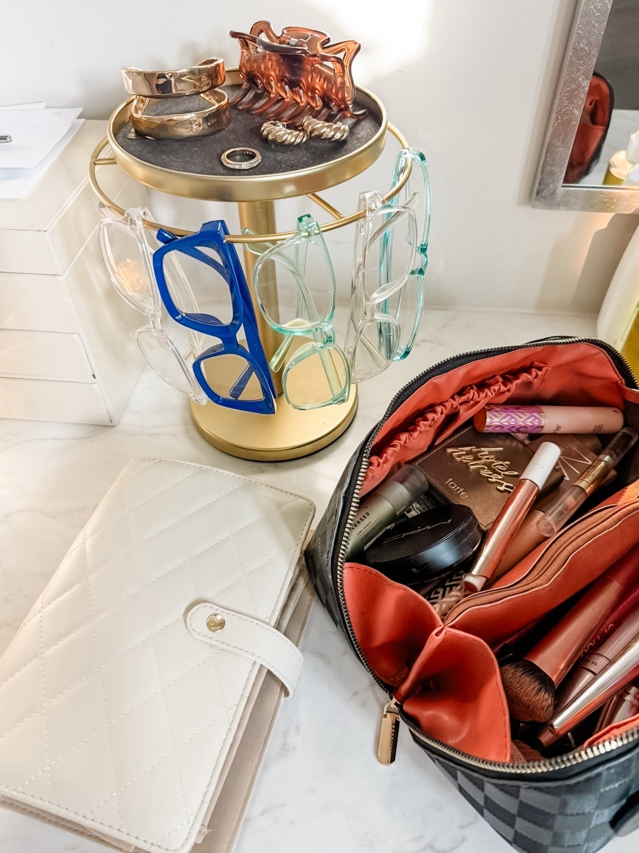 My current on-the-go essentials ✨ Featuring my all-time favorite travel makeup bag and jewelry organizer — perfect for staying organized wherever I go!



#LTKFindsUnder100 #LTKFindsUnder50 #LTKSaleAlert