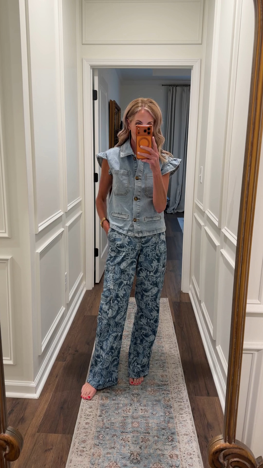 Today’s outfit of the day is this Amazon top that I’m addicted to comes in three colors and these Walmart viral $18 jeans size extra small regular

#LTKootd #LTKgrwm #LTKmomlife
