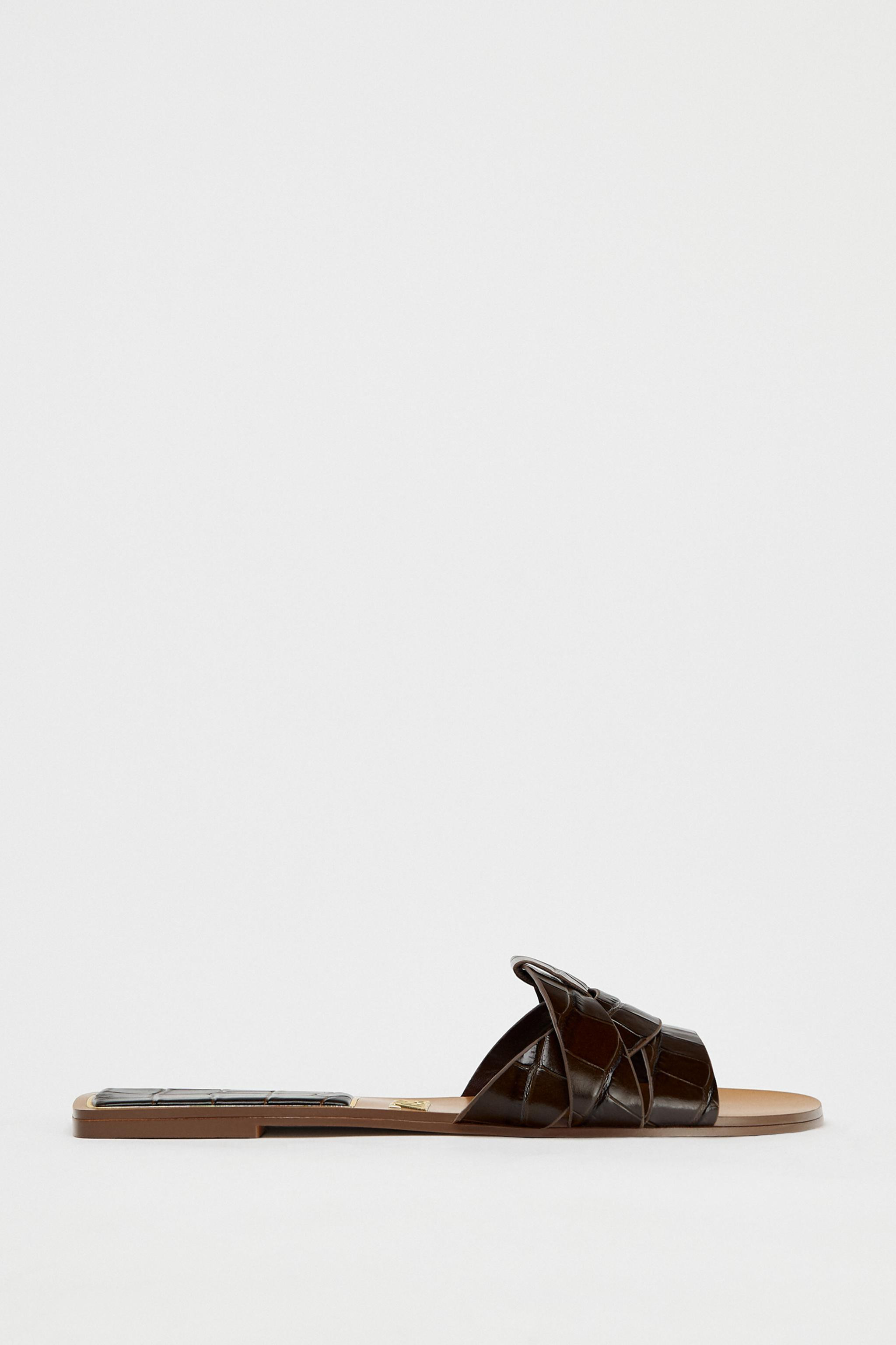 EMBOSSED LEATHER FLAT SANDALS | Zara US