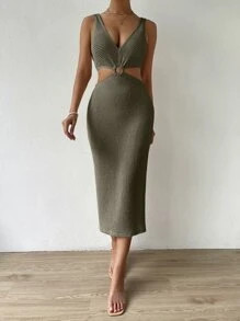 Cut Out Split Thigh Dress
   SKU: sw2208027152721111      
          (147 Reviews)
            US... | SHEIN