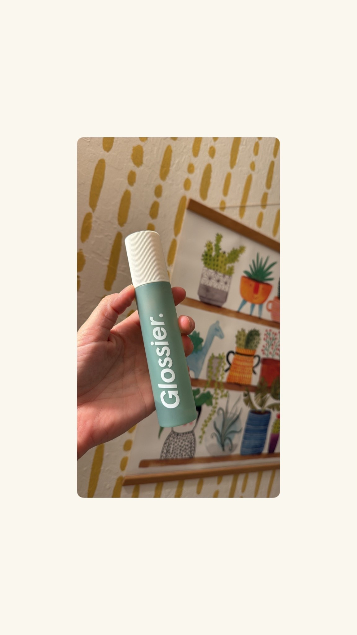 One of my current obsessions, this Glossier body mist 🩵