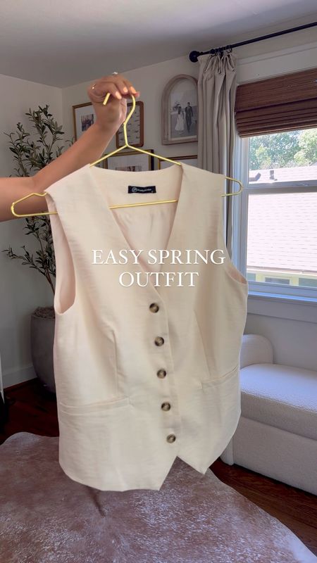 Easy spring to summer outfit! Perfect for Europe trip!!

Sizing: 
Set- small (fits tts)
Shoes- 7 (size down 1/2)

#LTKVideo #LTKStyleTip #LTKFindsUnder100