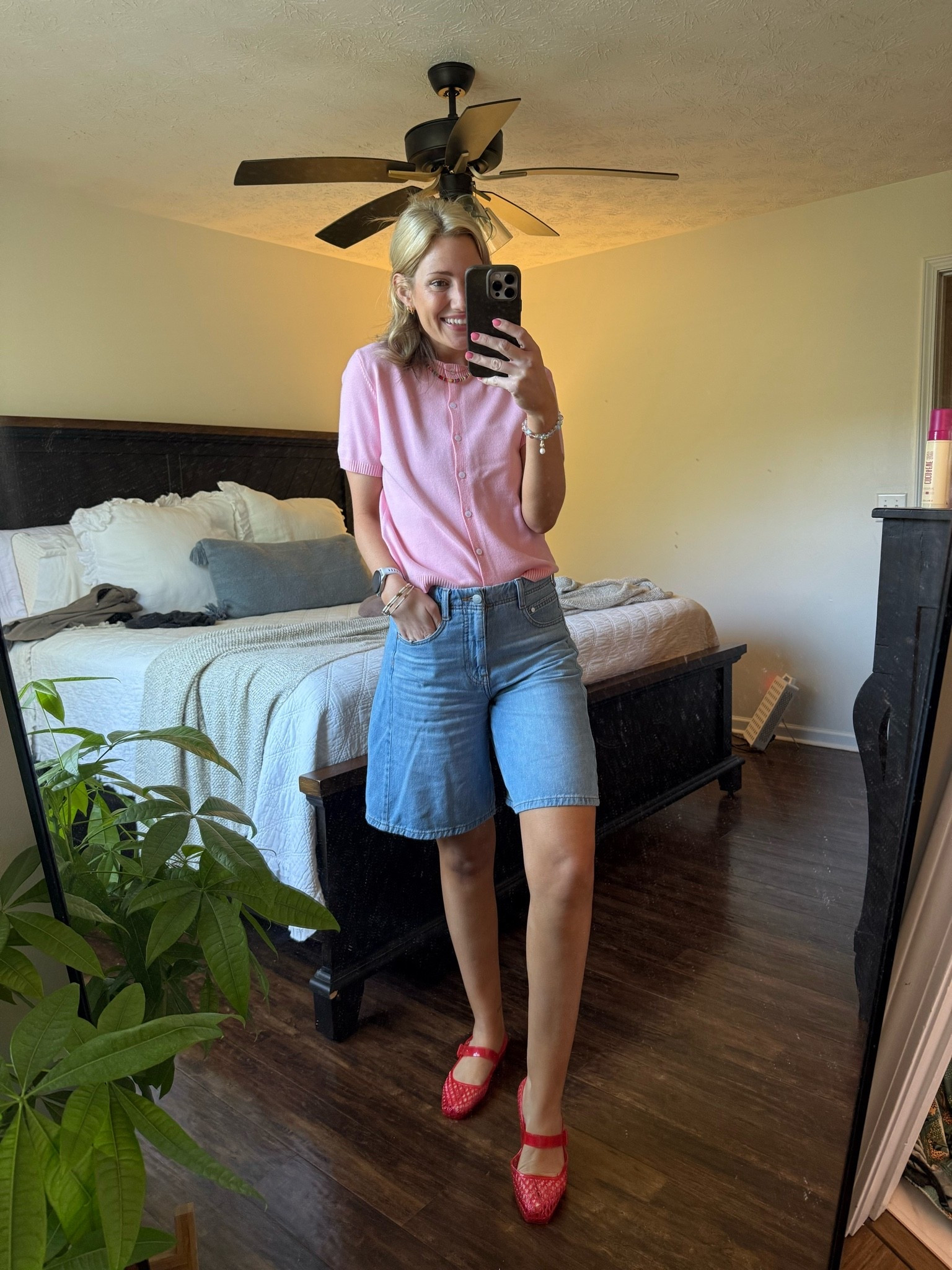 these shorts with EVERYTHING!!
Top is Amazon 🙌

im in a 27!

#LTKgrwm #LTKootd #LTKmomlife
