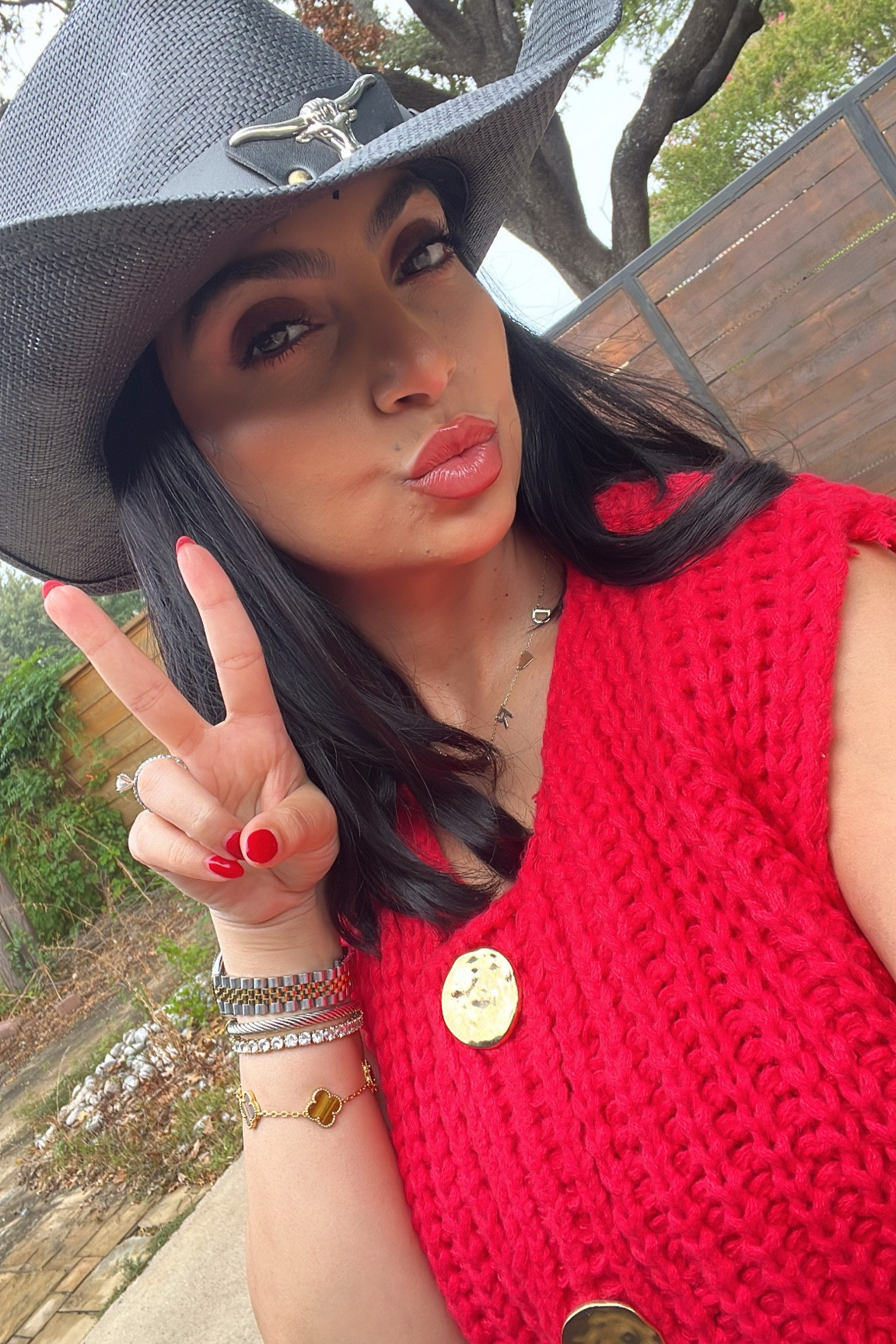 I’ve been really into styling cowboy hats with casual outfits. It’s such a stylish vibe. 

#LTKStyleTip #LTKFindsUnder50