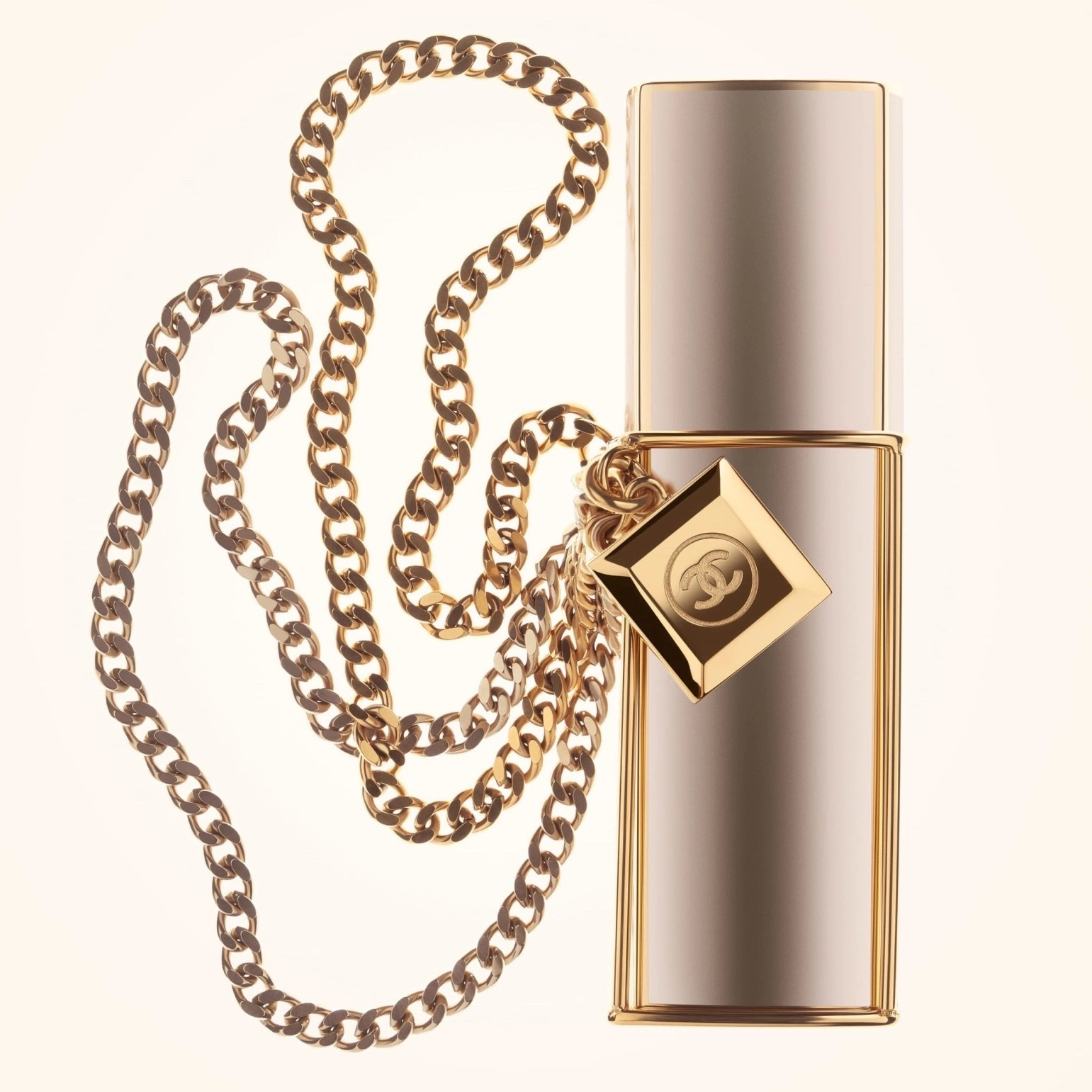 CHANEL Gabrielle Essence Purse Spray ✨ A refillable, limited-edition fragrance spray designed like a piece of jewelry, complete with a double chain that can be worn around the wrist. Such a beautiful little luxury for your bag—or an incredible gift.