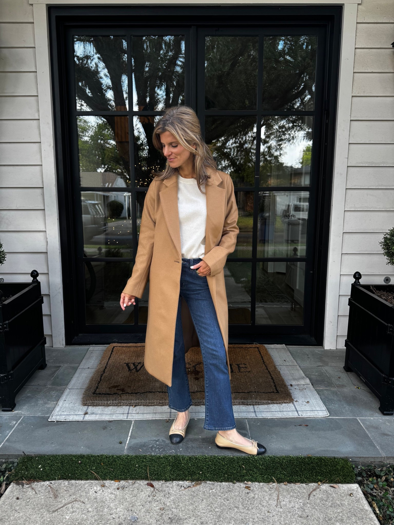 @onequince outdoor wool single breasted coat in color carmel (wearing XS). Cashmere cardigan (XS). Jeans are TTS. #quincepartner 