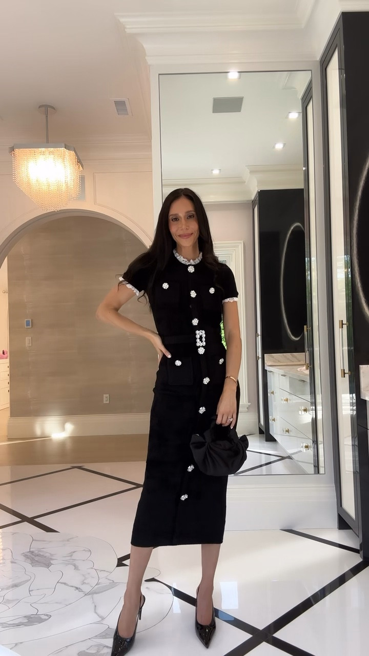 A moment for the dress🖤 perfect for any fall event or occasion! Timeless, elegant, & chic all in one beautiful outfit💎🪄

Comment ✨DRESS✨ to receive a direct link via DM to my whole look.

#LTKBeauty #LTKStyleTip #LTKSeasonal