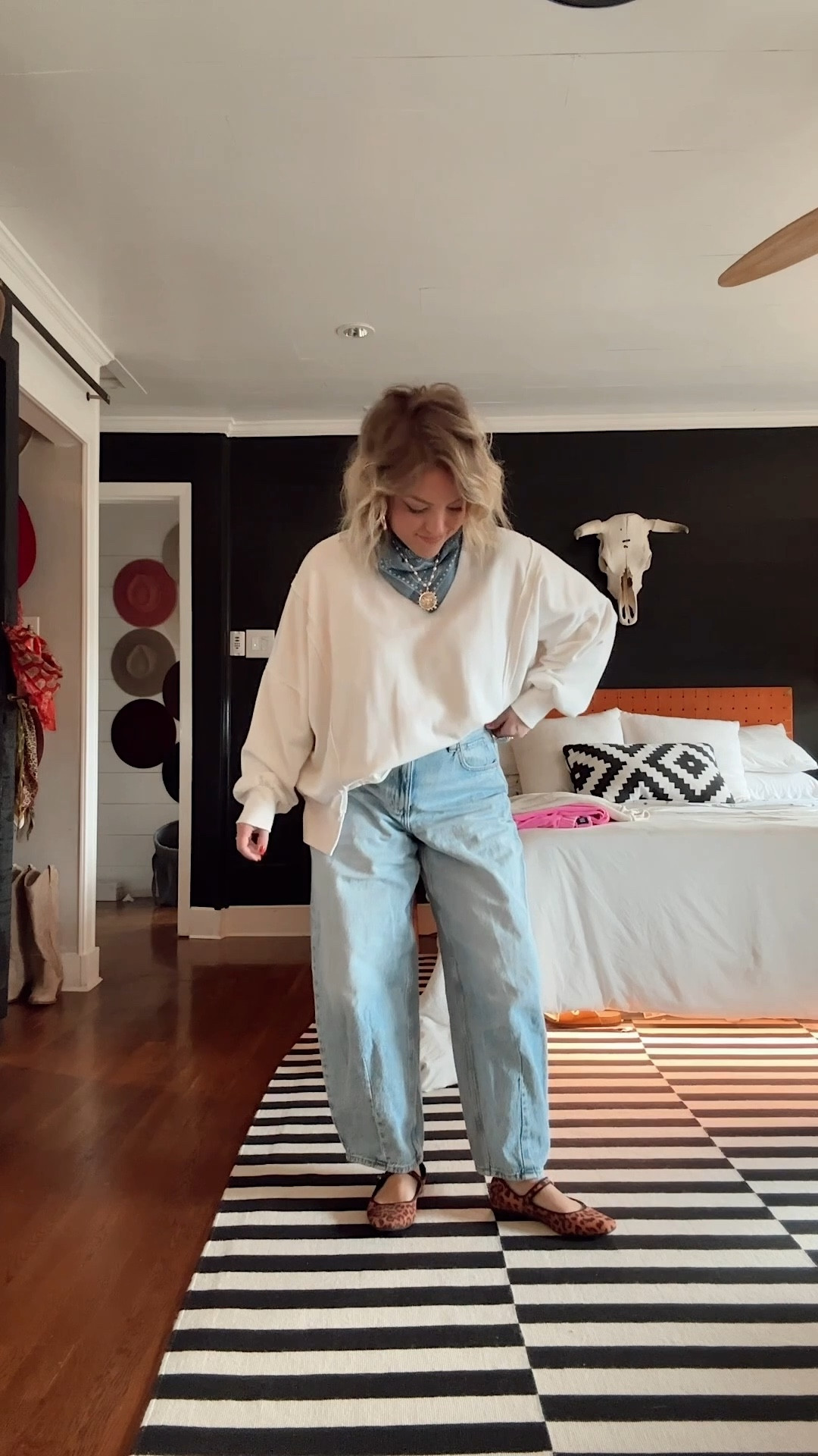 my sweatshirt is old from marshalls but I linked a similar one! 

#LTKmomlife #LTKPetite #LTKootd