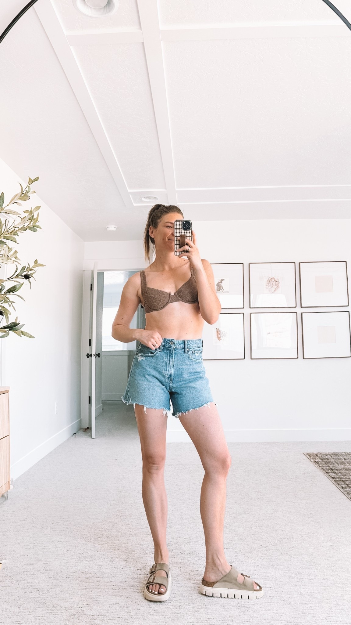 If you’ve got a thighs and a butt, these denim shorts are IT. Perfect length and they’re not tight on my thighs like 99% of shorts out there 🙃

#LTKmomlife #LTKootd #LTKgrwm