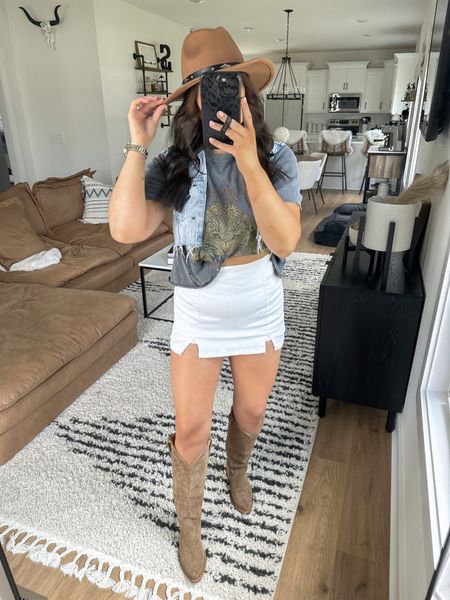 Tee — s/m
Skort — xs
Vest — small (exact jacket tagged, I just cut mine!) 

Boots are by JRC & Sons

western outfit | country concert outfit | cropped denim vest outfit | vans tee outfit | white denim skirt outfit 



#LTKunder50 #LTKstyletip #LTKunder100