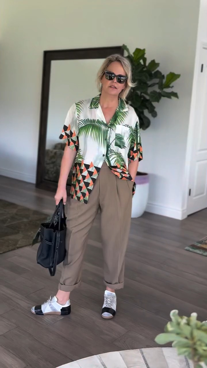 Friday’s fit 
Shirt: Old Dries 
Pants: My Dad’s 
Sunnies: Quince 
Bag: Rabaene
Scarf: Sezanne
