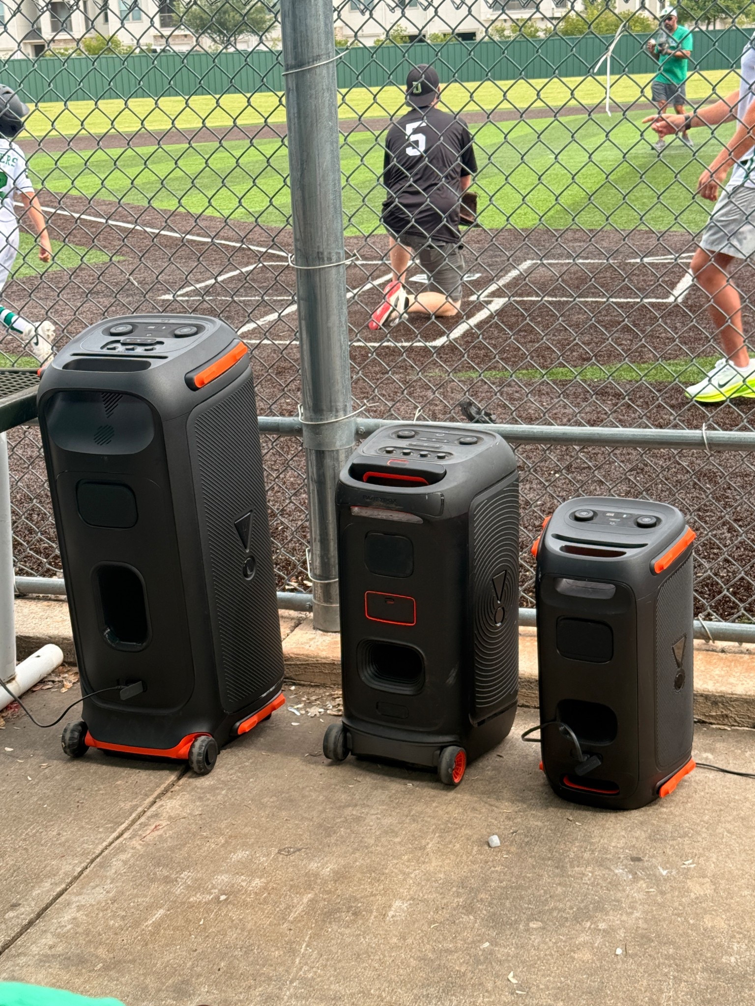 JBL sparker stand off at the Ballpark 🪩🎶⚾️

#LTKFamily #LTKParties #LTKSummerEdit