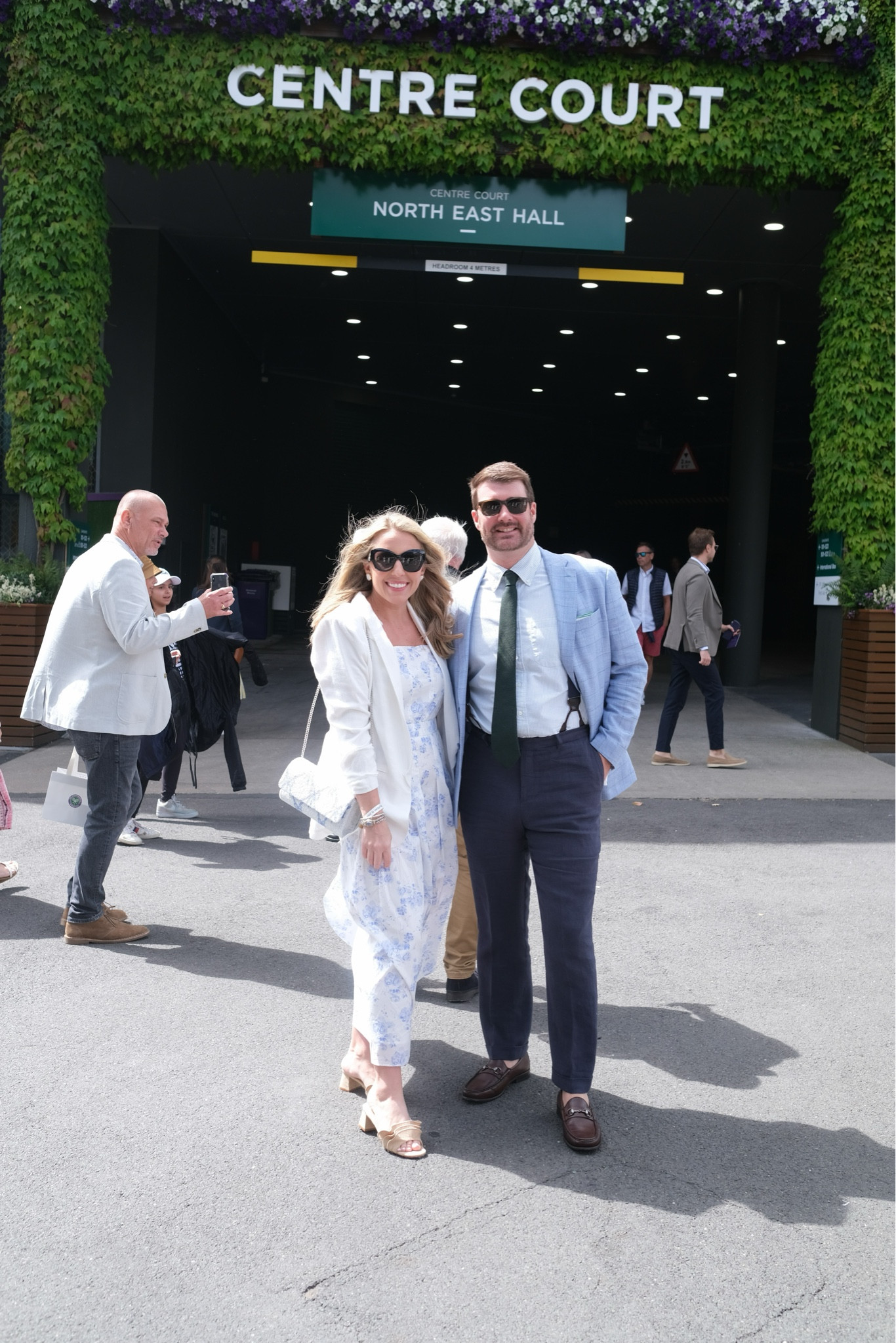 London Looks : Wimbledon 

Blue and white dress white blazer ruffle heels blue bow clutch 

#LTKFind #LTKitbag #LTKtravel