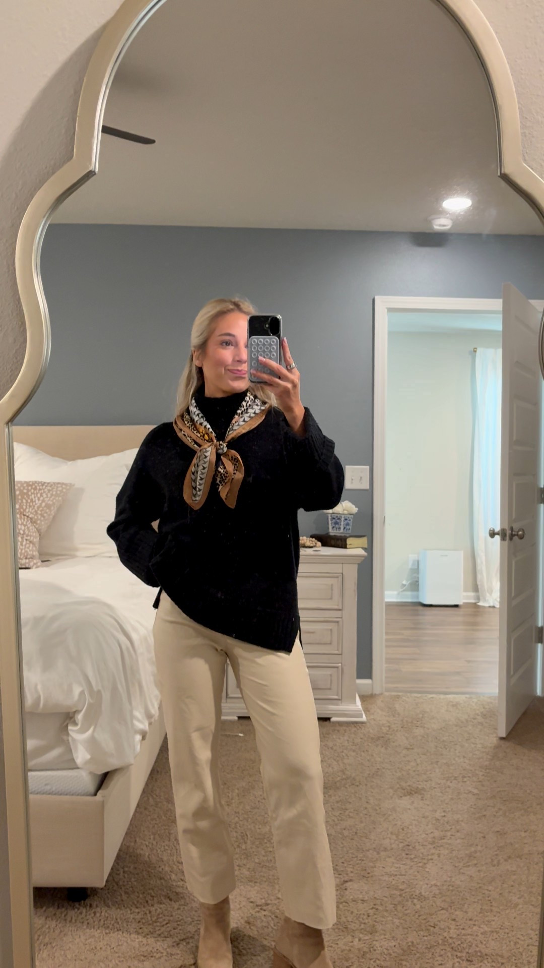 Daily outfit!!! All linked below!! 
Top: XS 
Pants: 2 

#LTKootd #LTKWorkwear