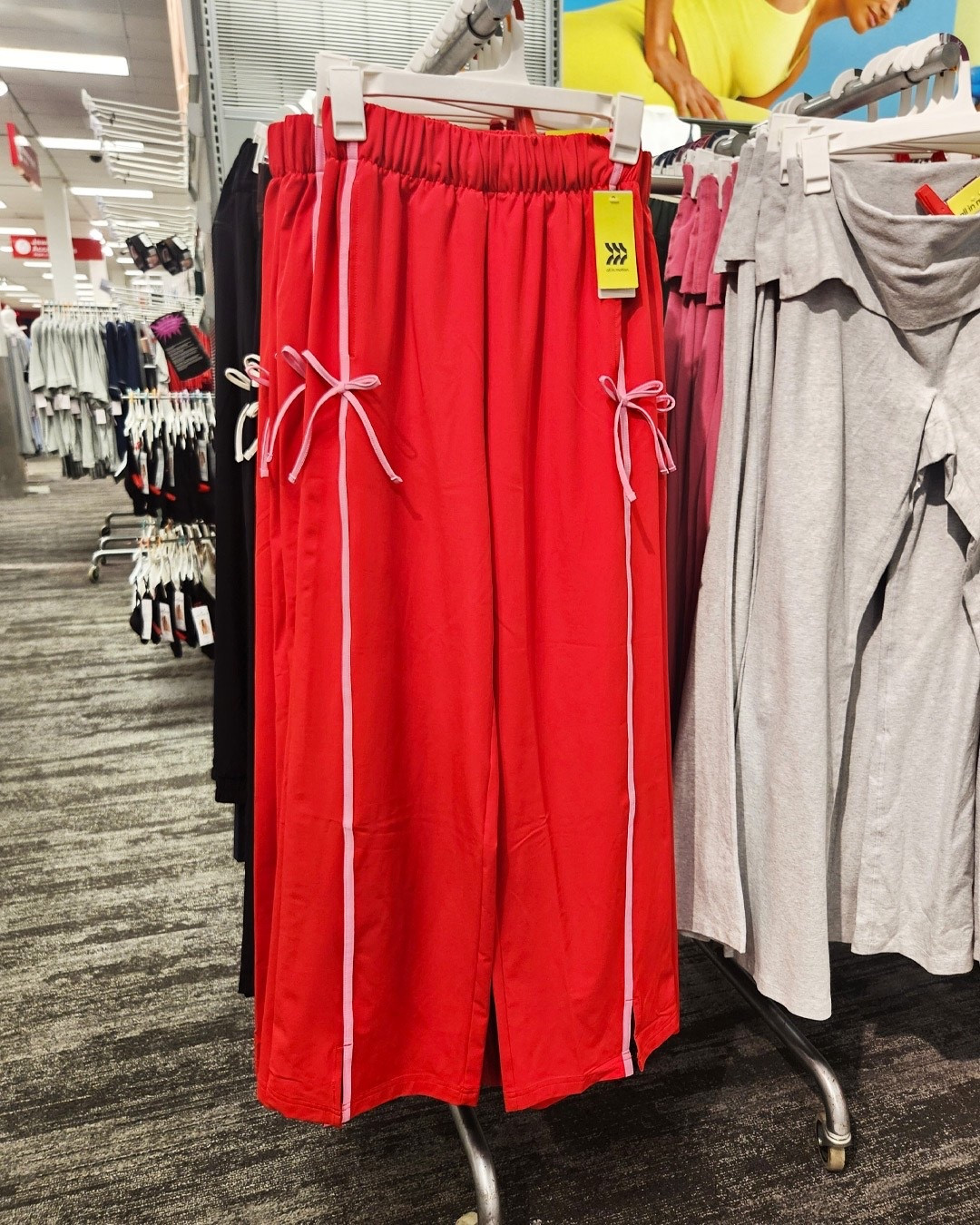 All In Motion Women's Woven High-Rise Bow Track Pants
#targetdeals #targetshopping

#LTKFindsUnder50 #LTKSaleAlert #LTKSeasonal