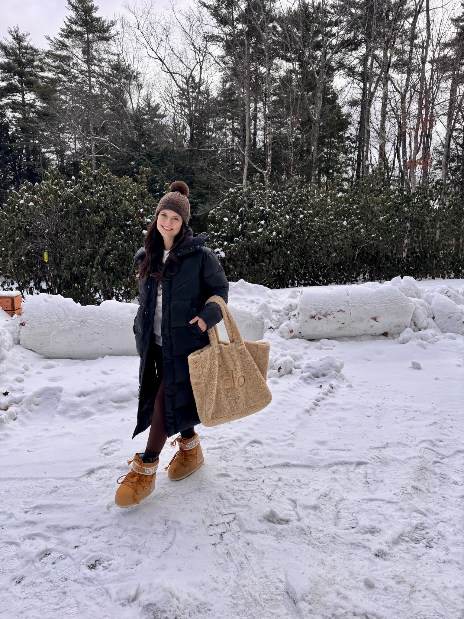 Ready for ski ⛷️ Shop my winter coat, boots & cold-weather must-haves 🤍  #LTKootd
 #LTKdayinmylife
 #LTKgrwm #LTKootd
#LTKstyle

#winteroutfit
#skioutfit
#wintertravel
#snowyday
#winterfashion #ltksalealert #wintercoat
#winterboots
#coldweatherstyle
#cozylayers #shopthelook
#affiliatelinks
#shopmystyle 