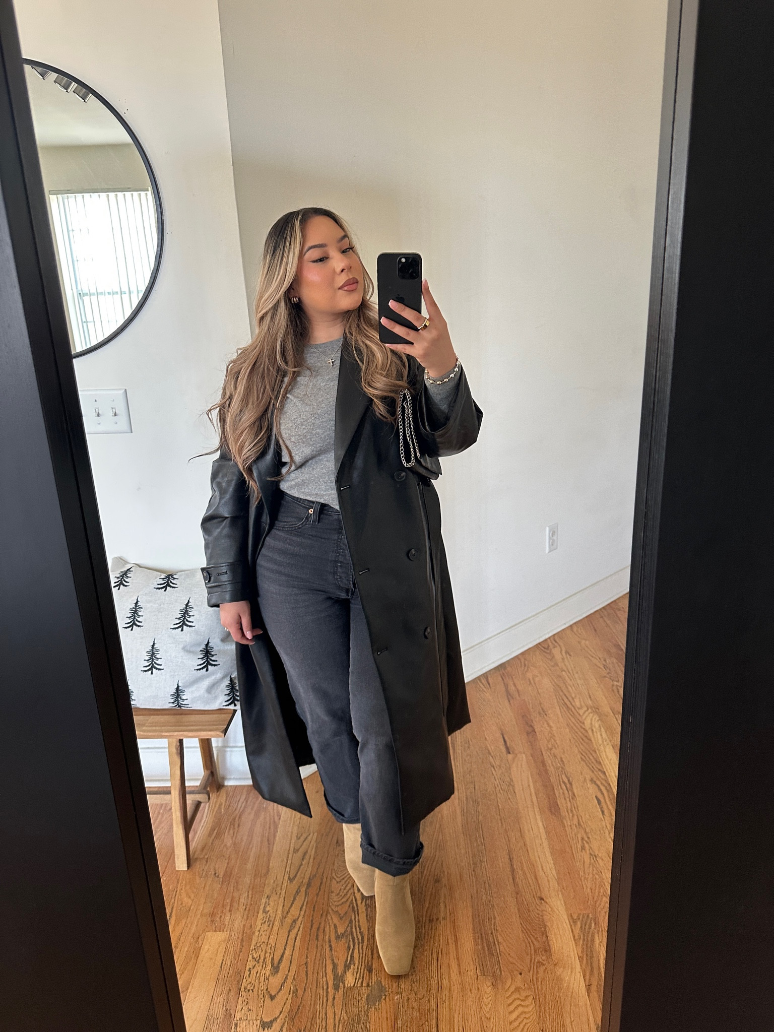 Casual Outfit 👢🖤 

Jeans size 31 - has stretch but also like 5 buttons😭
Top size L 


#LTKStyleTip #LTKMidsize #LTKSeasonal