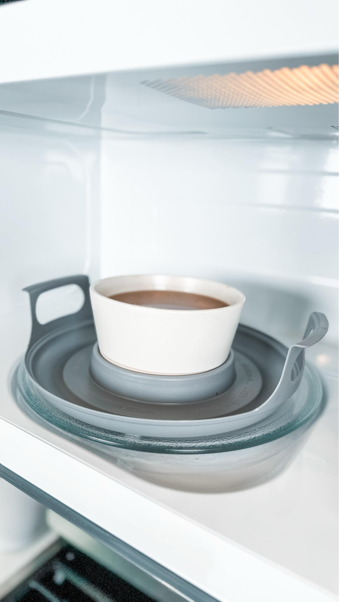 🍜🍲🥫🔥✨

Can you relate? Sometimes my kiddos want a quick microwave easy meal and now that they are getting a little older we promote independence with using the microwave. Unfortunately, last week one of the bowls was way hotter than expected and my kiddos dropped it as it was burning their hands. 😩

Ouch in more ways than one… the hands and the mess. 🤦🏽‍♀️ This was an easy solution and it fits bowls and plates! Just a small added layer of protection that is going to save a lot of messes and stresses in the long run. Just grab it and thank us later!

#neatlyembellished #professionalorganizer #homeorganizer #homeorganizing #organization #organizingideas #organizingtips #organizinghacks #organizedhome #organizedmom #organizedlife #amazon #amazonmusthaves #amazonfavorites #amazonfinds #amazonfaves #amazoninfluencer #amazoninfluencerprogram #amazonhome #kitchengadgets #cookinghacks