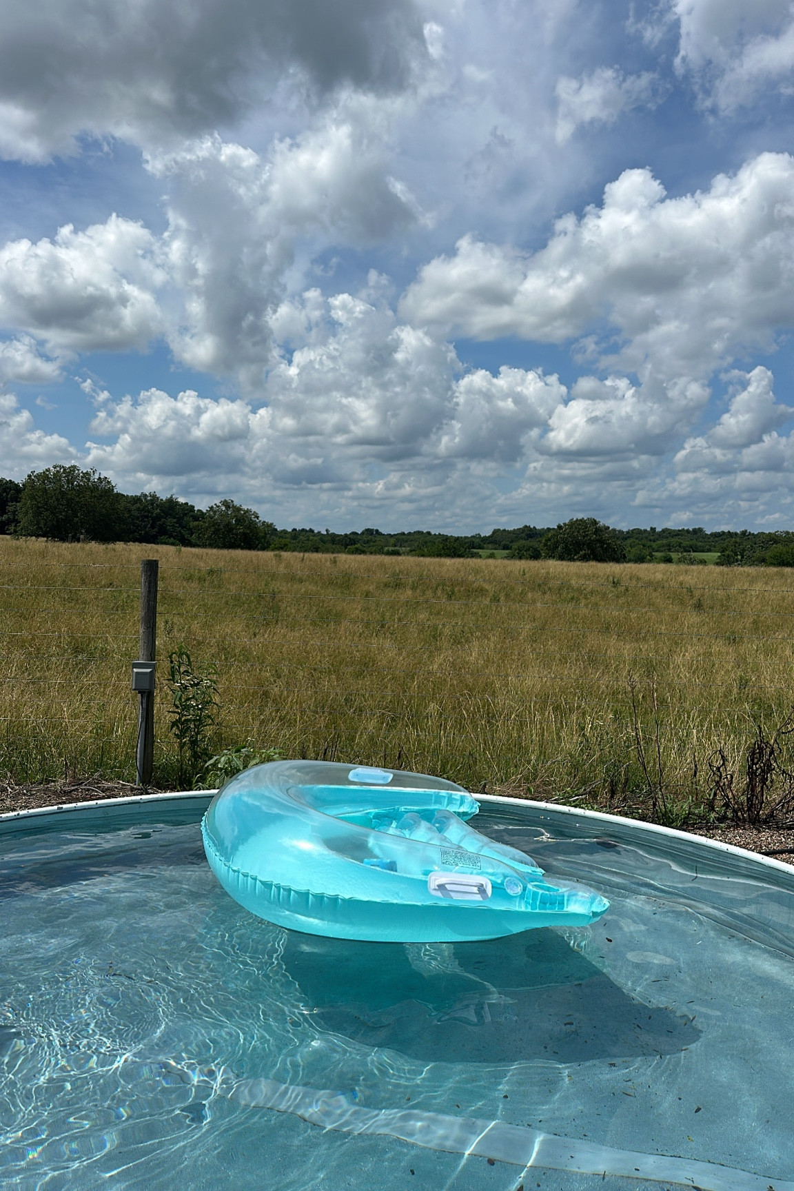 Fave style of pool float for me to use in our stock tank pool 