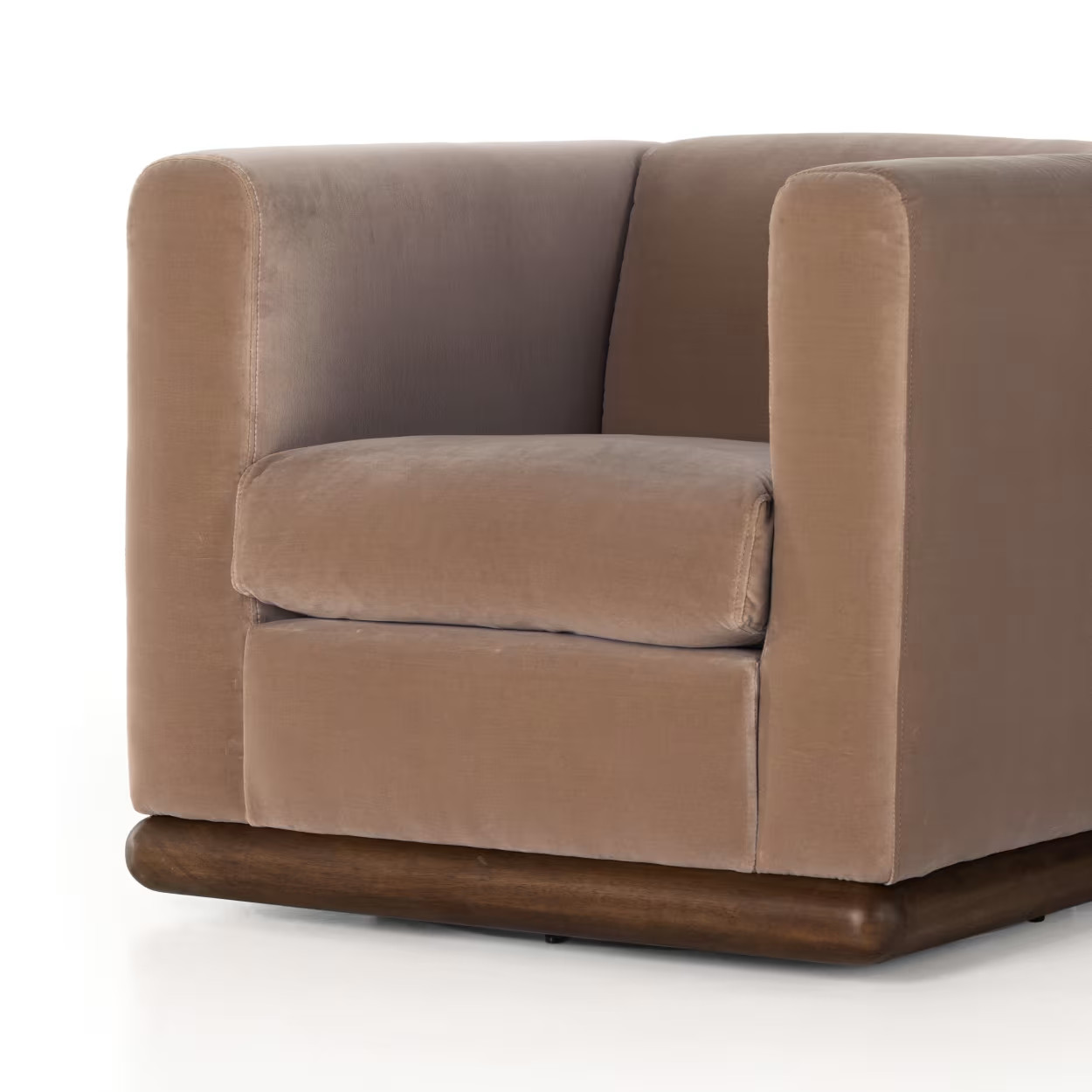 Marieta Swivel Chair | Magnolia