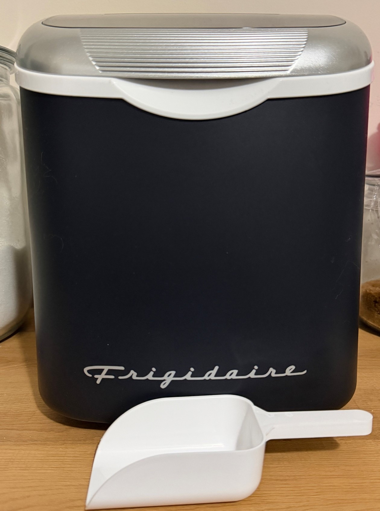 If you go through ice quickly, this is so worth it. Compact, easy, and makes fresh bullet ice fast without taking up much space. Perfect for everyday use or hosting.


#LTKHome #LTKOver40