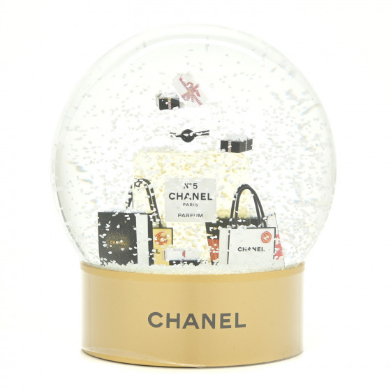 CHANEL

Glass N°5 Perfume Bottle Snow Globe | Fashionphile