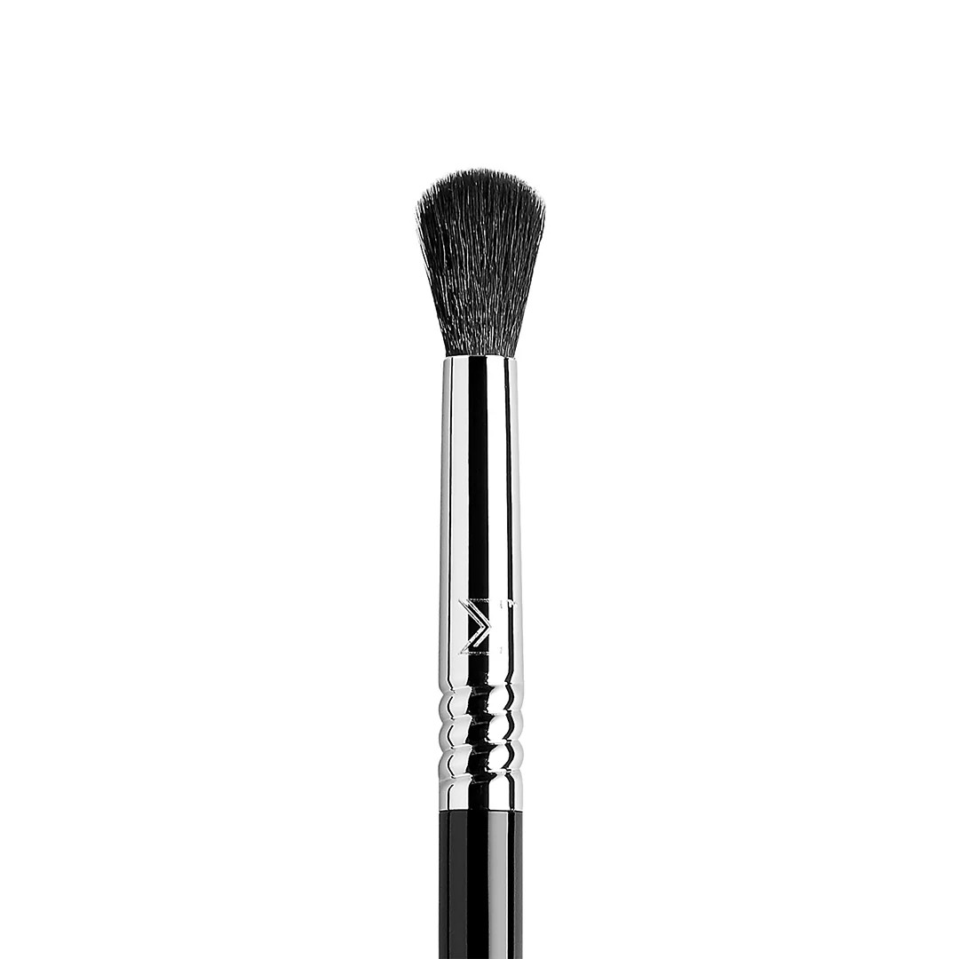E38 DIFFUSED CREASE™ BRUSH | Sigma Beauty