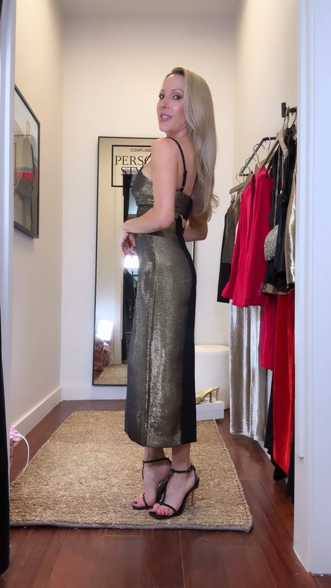 #pr @reiss has some stunning holiday dresses & outfits from maxis to mini. These are a few of my favorites 🎁 Gold midi dress, red velvet one shoulder gown and black maxi dress.

@reiss @walkerdrawas #reiss #fashionshowlv #holidaydresses #holidayoutfits

#LTKSeasonal #LTKparties #LTKVideo