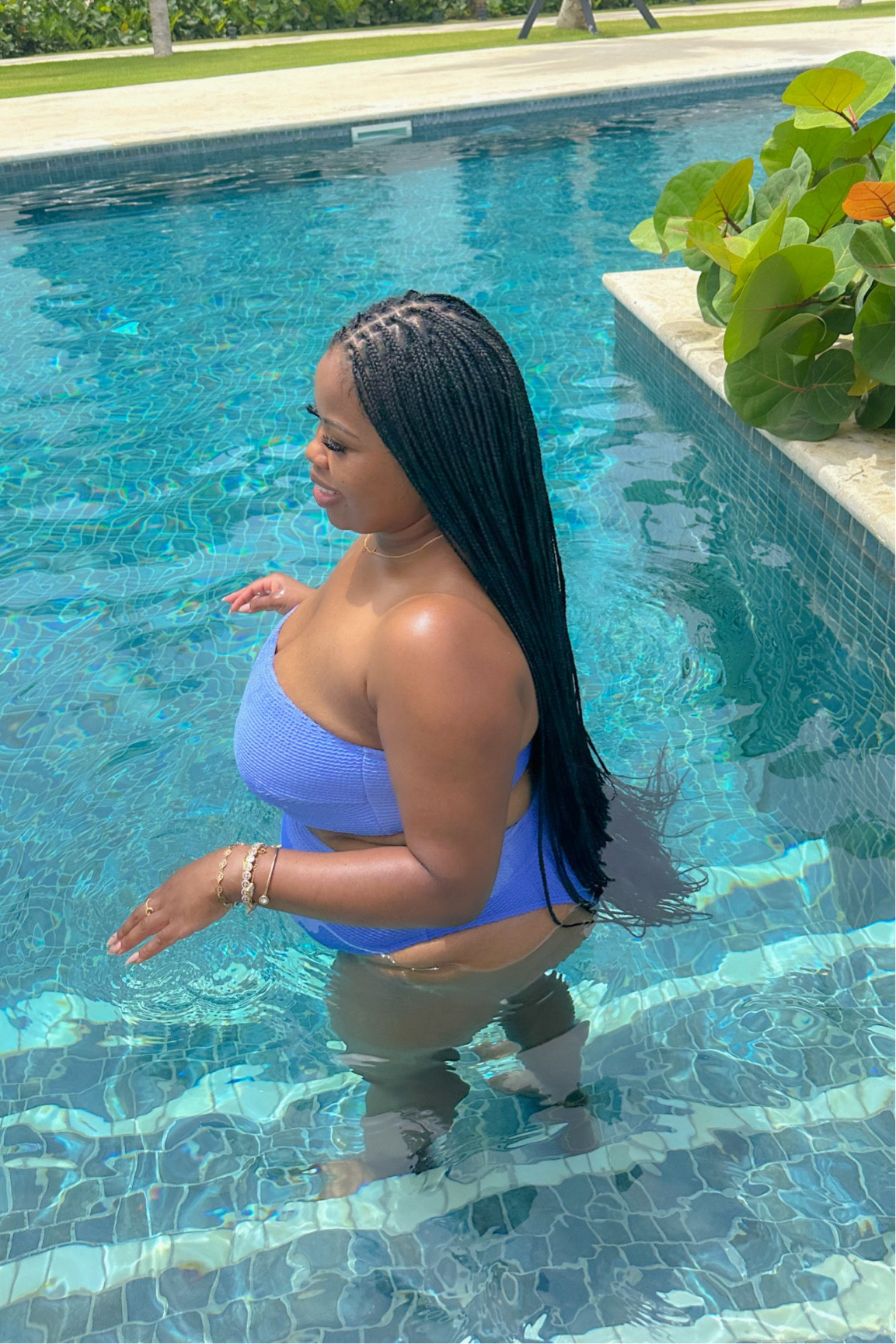 Wearing a size 1X  

#LTKPlusSize #LTKTravel #LTKMidsize