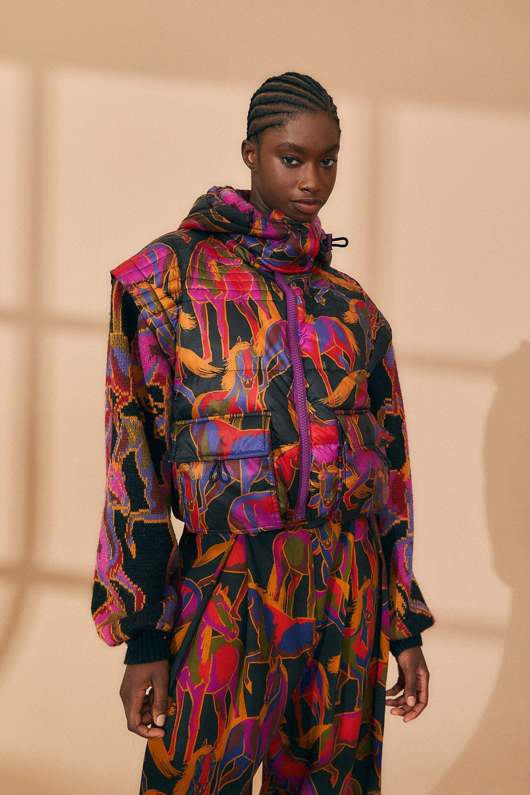 black wild horses reversible puffer jacket | FarmRio (US)