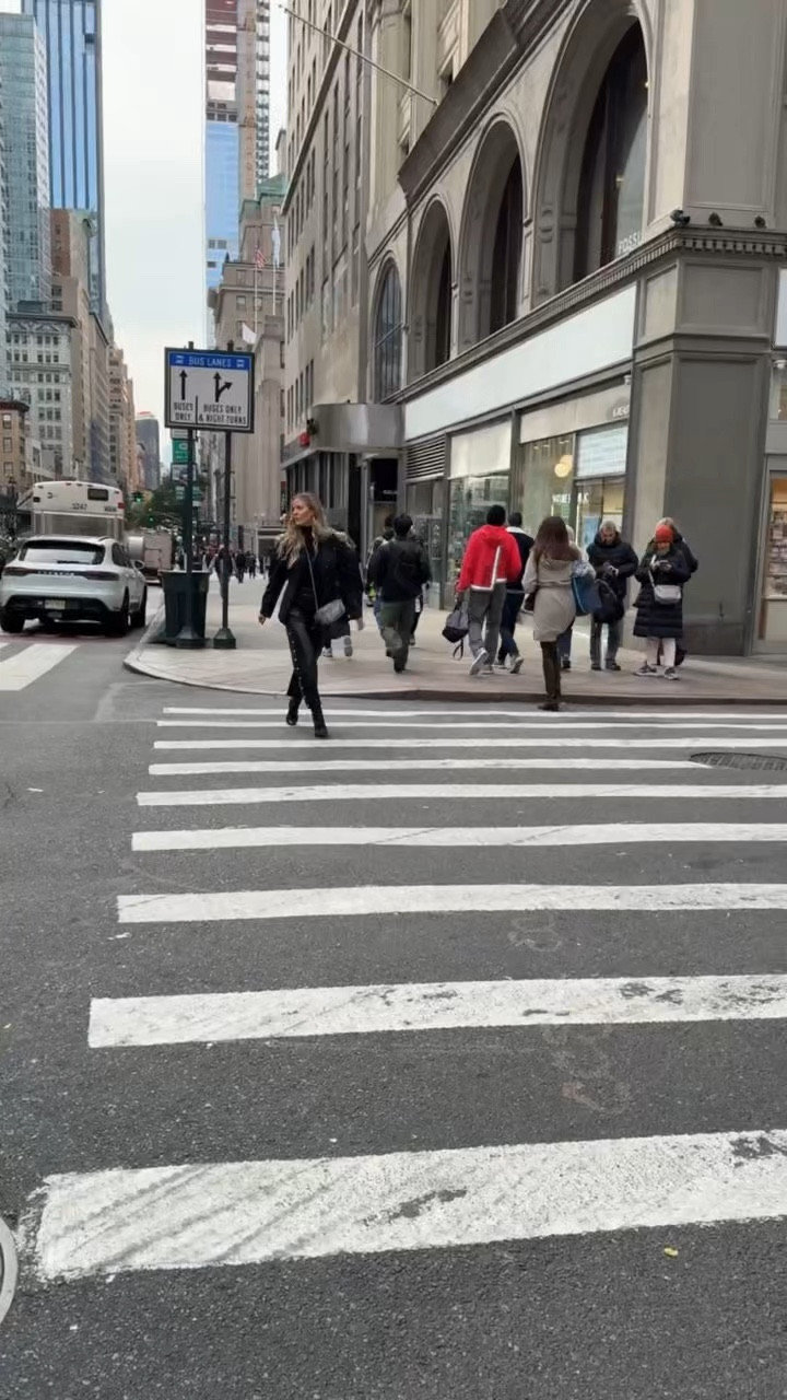 NYC fall outfit inspo 🖤

#LTKHoliday #LTKTravel #LTKStyleTip