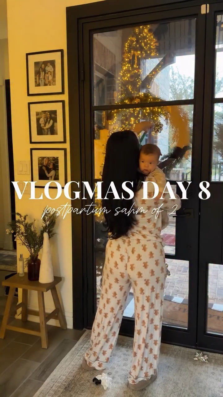 VLOGMAS DAY 8🎄 and a little surprise at the end🫶🏼 Have the best week!!

Comment “shop” for links in video✨

#morningvlog #vlogmas #ditl #vlog #christmas #gifting #holidayseason #fyp #postpartum #momof2 #sahm #homeschool