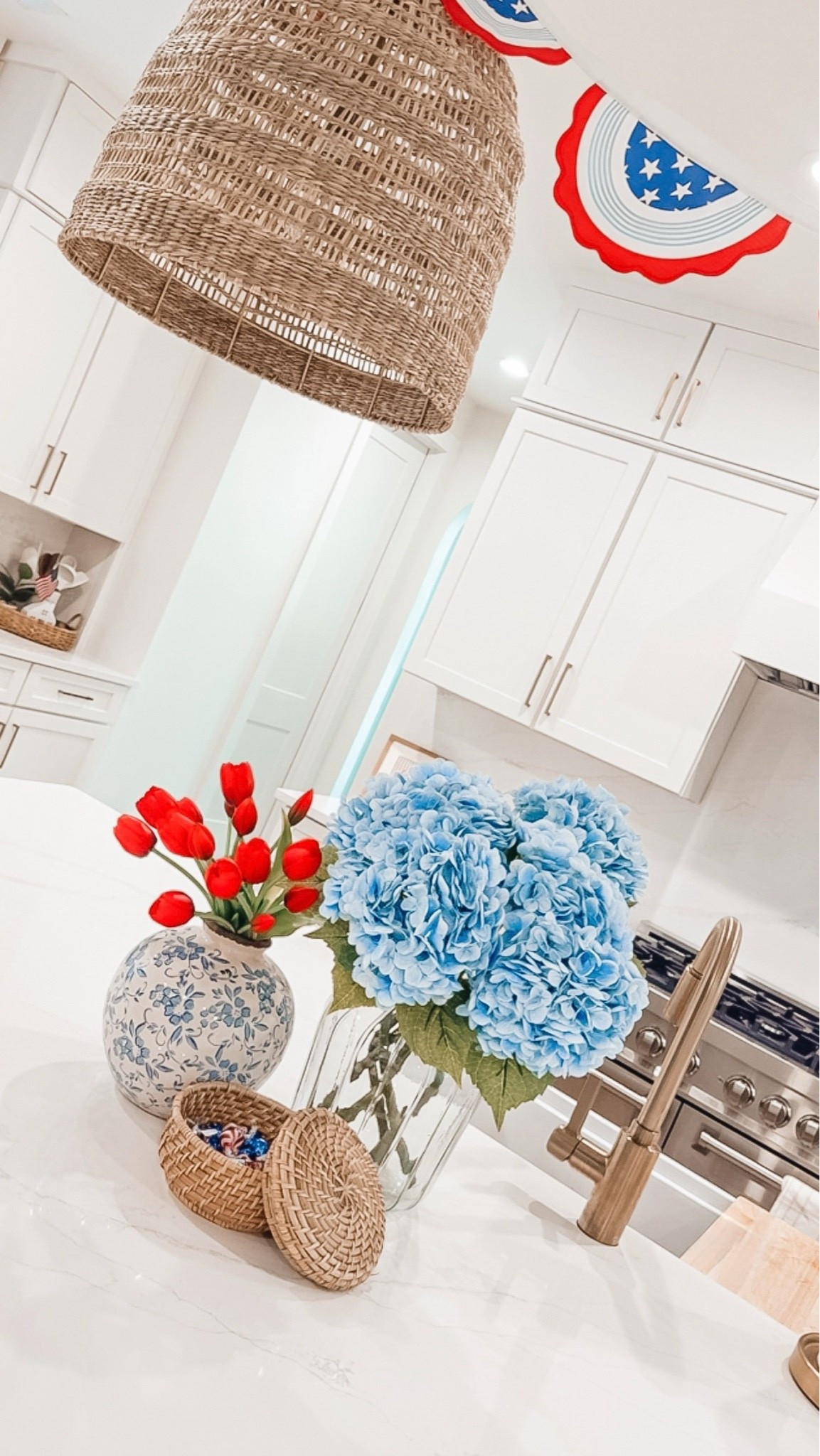 Amazon florals for the win ❤️🤍💙

#LTKSeasonal #LTKdayinmylife