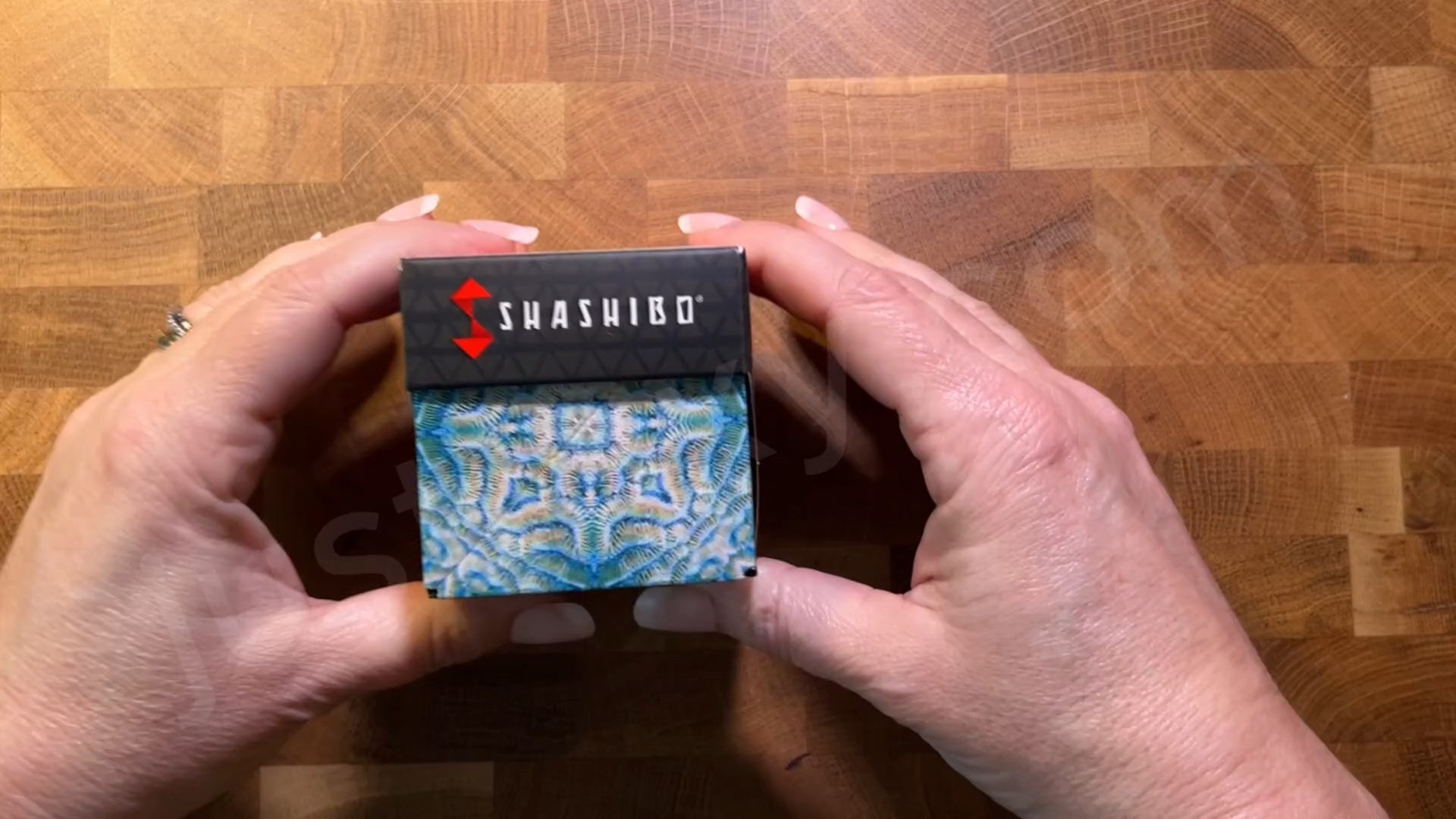 This award-winning fidget cube transforms into 70+ shapes with hidden magnets inside. Great for focus, creativity, and a little screen-free fun.

#LTKCreator #fidgettoy #shapeshifter #shashibo #kidsgifts #sensorytoy #creativeplay 

 