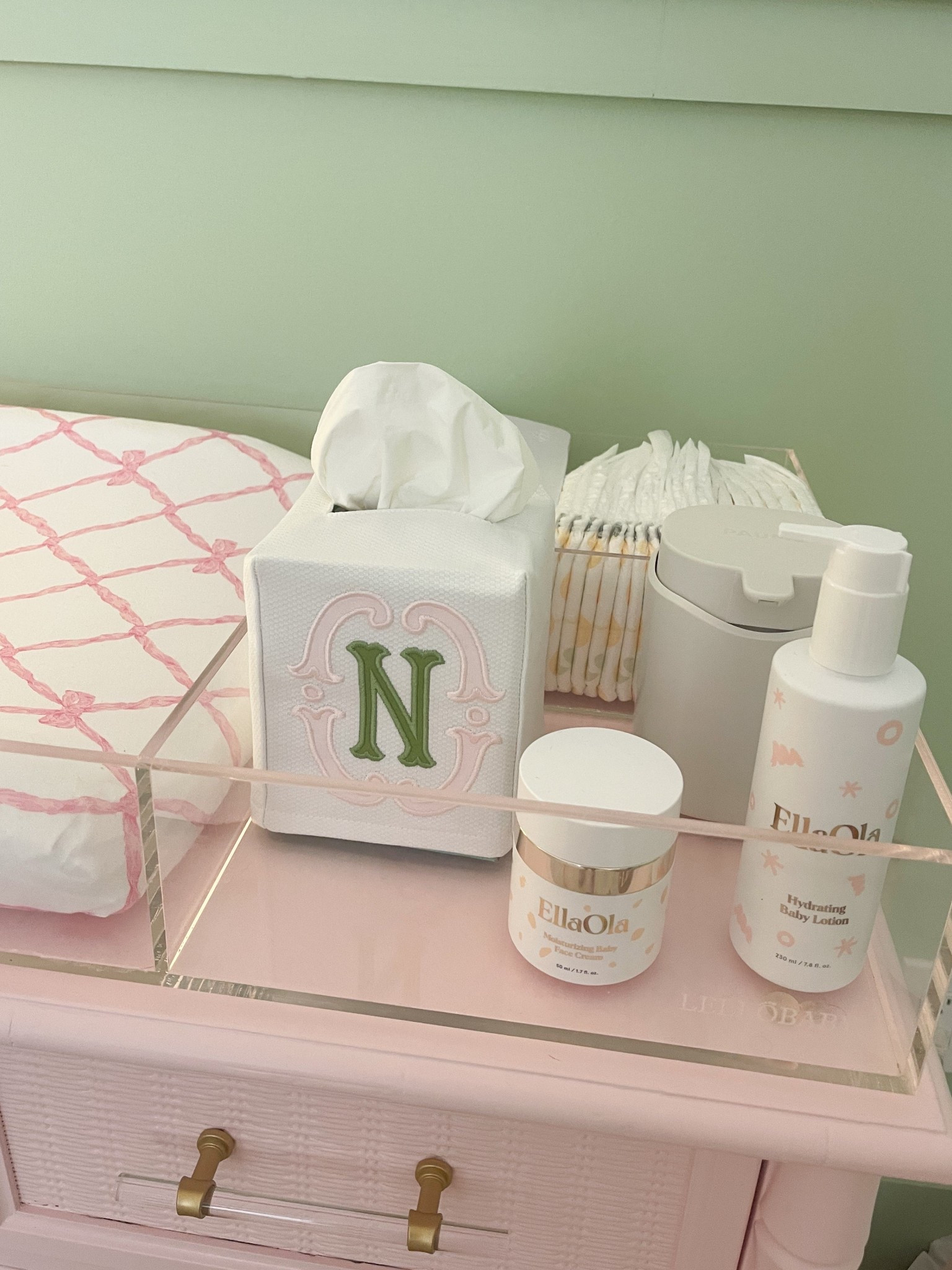Nursery changing table sneak peek 🎀



#LTKHome #LTKBump #LTKBaby