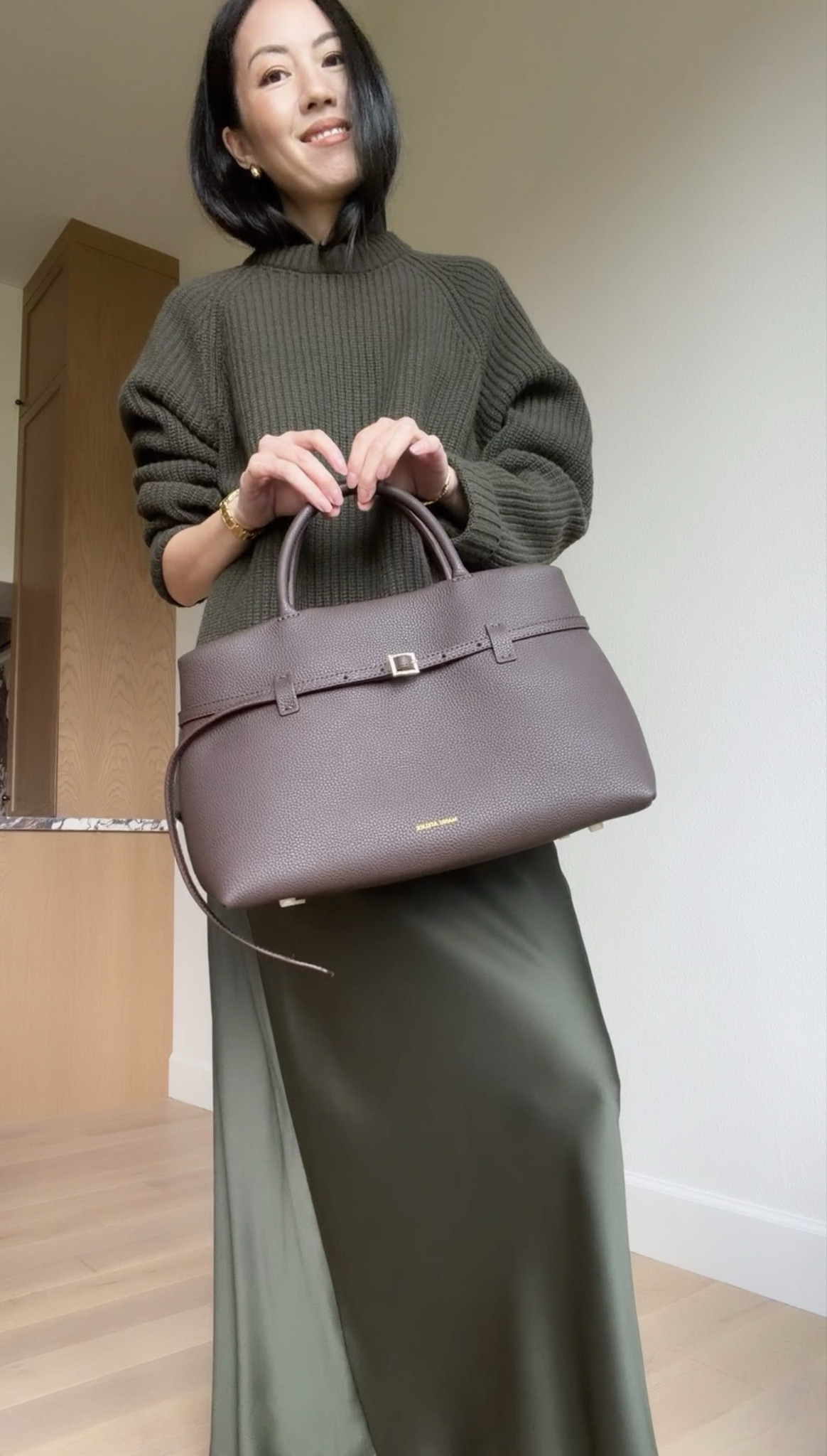 Holiday outfit: oversized sweater, silk shirt, ballet flats, and a great bag!

#holidayoutfit
#classicstyle
#winteroutfit
#winterworkwear
#monochromaticoutfit



#LTKHoliday #LTKSaleAlert #LTKootd