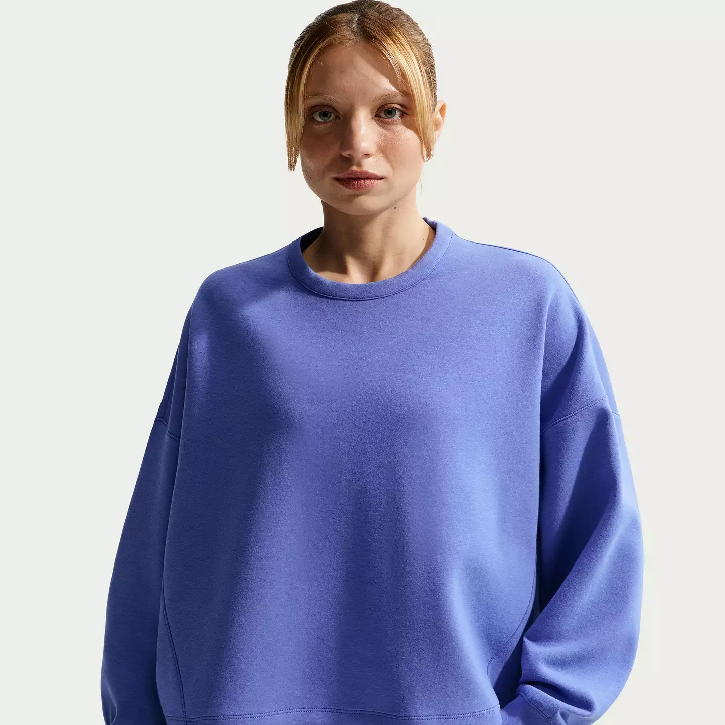 Nike Women's 24.7 ImpossiblySoft Oversized Crewneck Sweatshirt | DICK'S Sporting Goods
