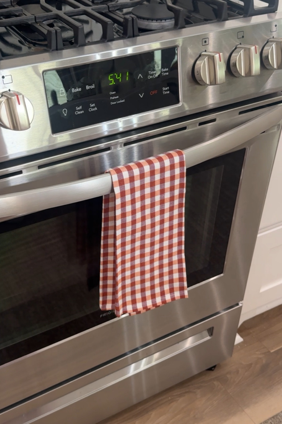 The easiest fall kitchen update: a gingham towel 🍂✨

#LTKHome #LTKFindsUnder50 #LTKSeasonal