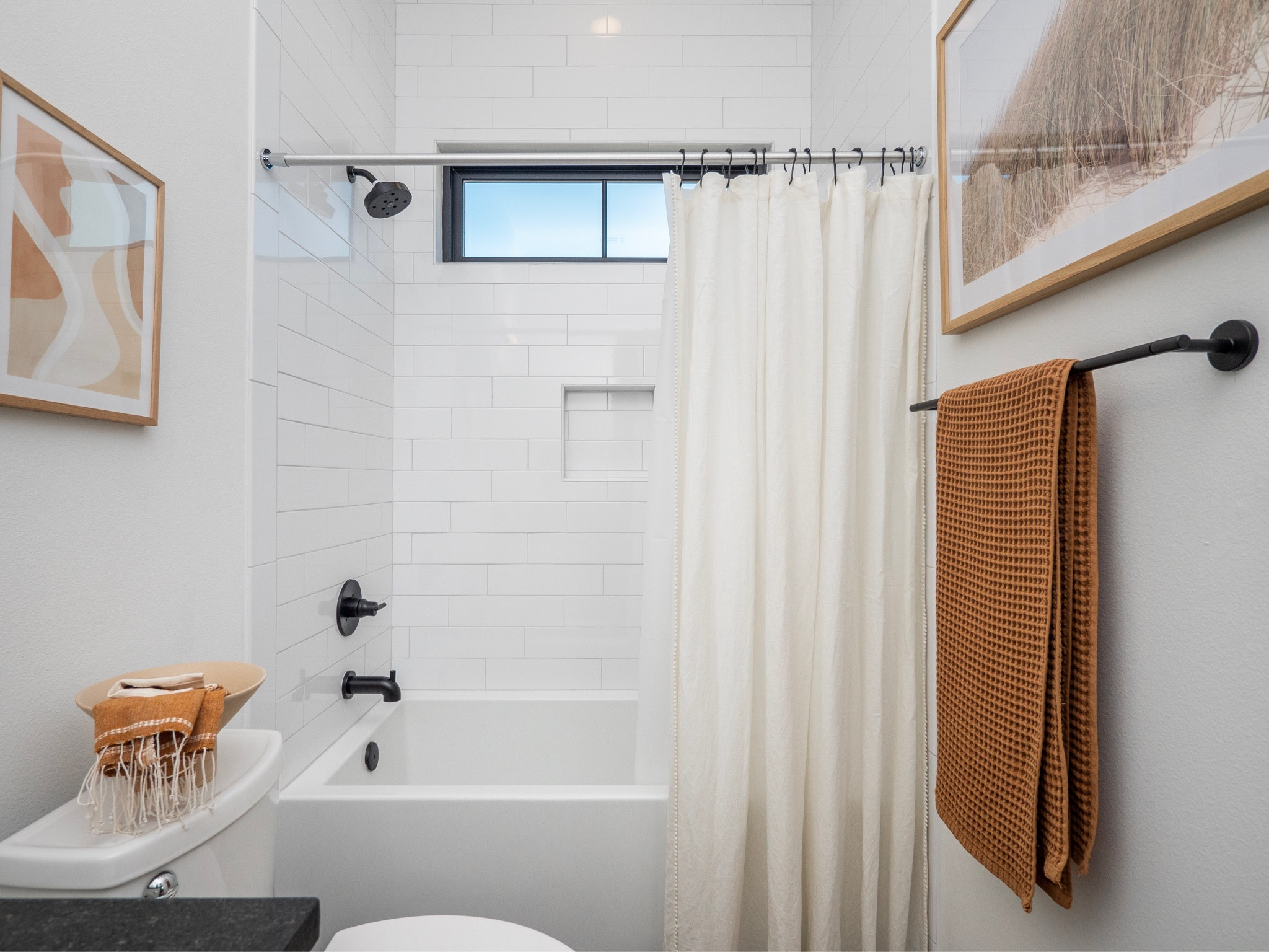We love all the zen vibes in a powder bath situation 🙏