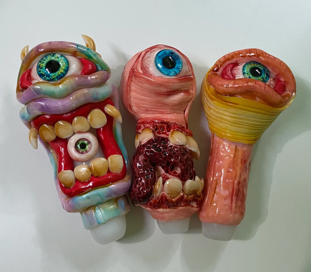 Monster Eye Glass Hand Pipe, Glow in the Dark Pipe - Etsy | Etsy (US)