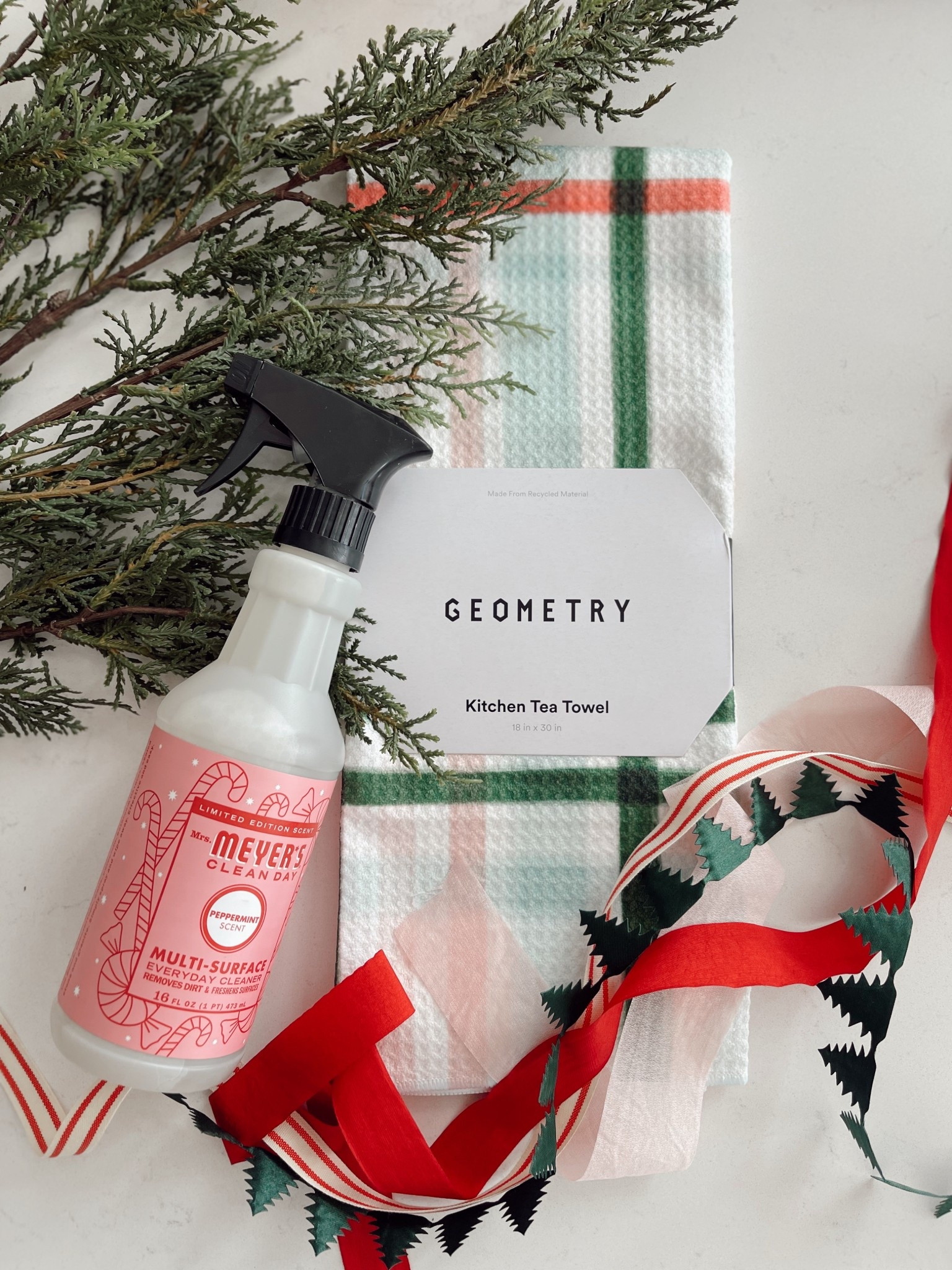 Some traditions you plan... others just happen. Years ago I gave our neighbors a simple gift (a muffin mix with our family Christmas card), and it felt so right that I did it again the next year. And the next. Now it's just our thing
—a familiar little moment in a very busy season.

#LTKSeasonal #LTKmomlife #LTKHoliday