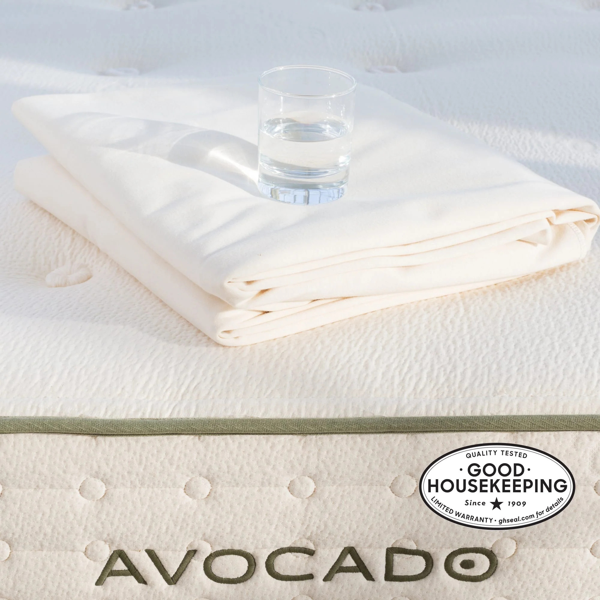 Organic Waterproof Mattress Protector - Queen / Standard Pocket | Avocado Mattress